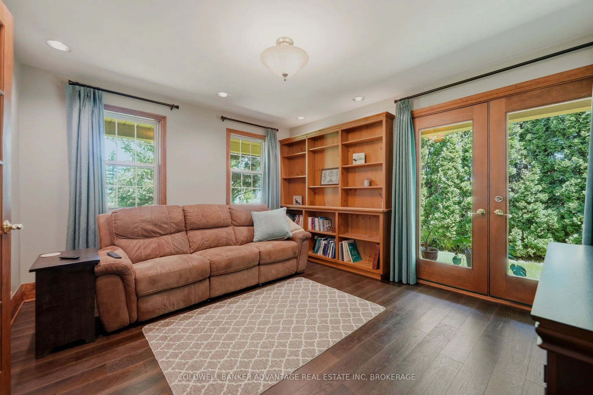 4698 Sandy Cove Drive