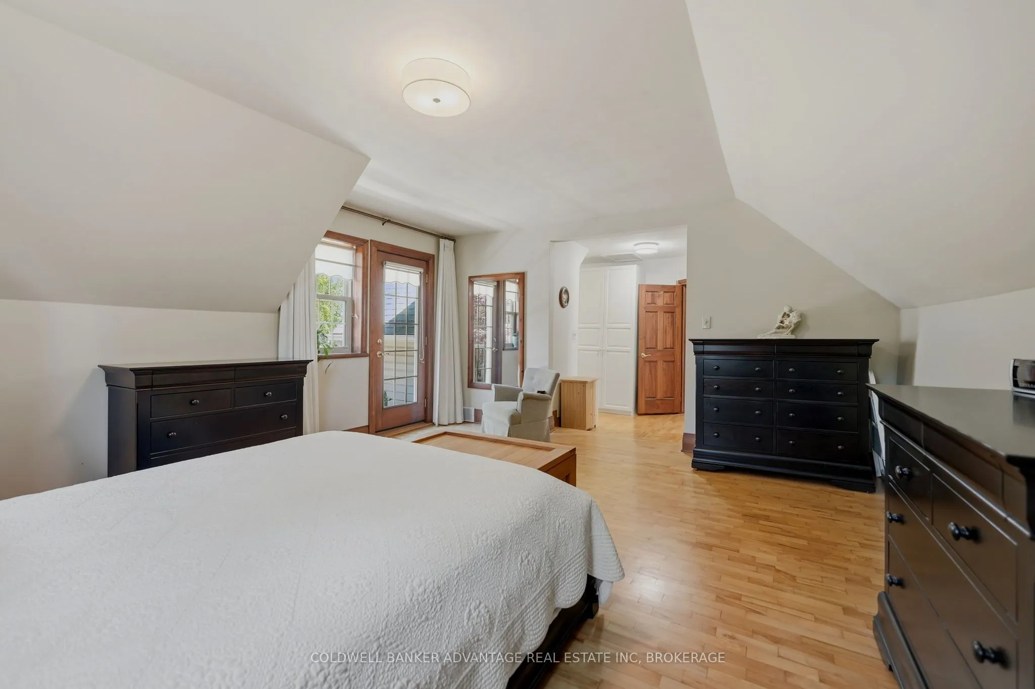 4698 Sandy Cove Drive