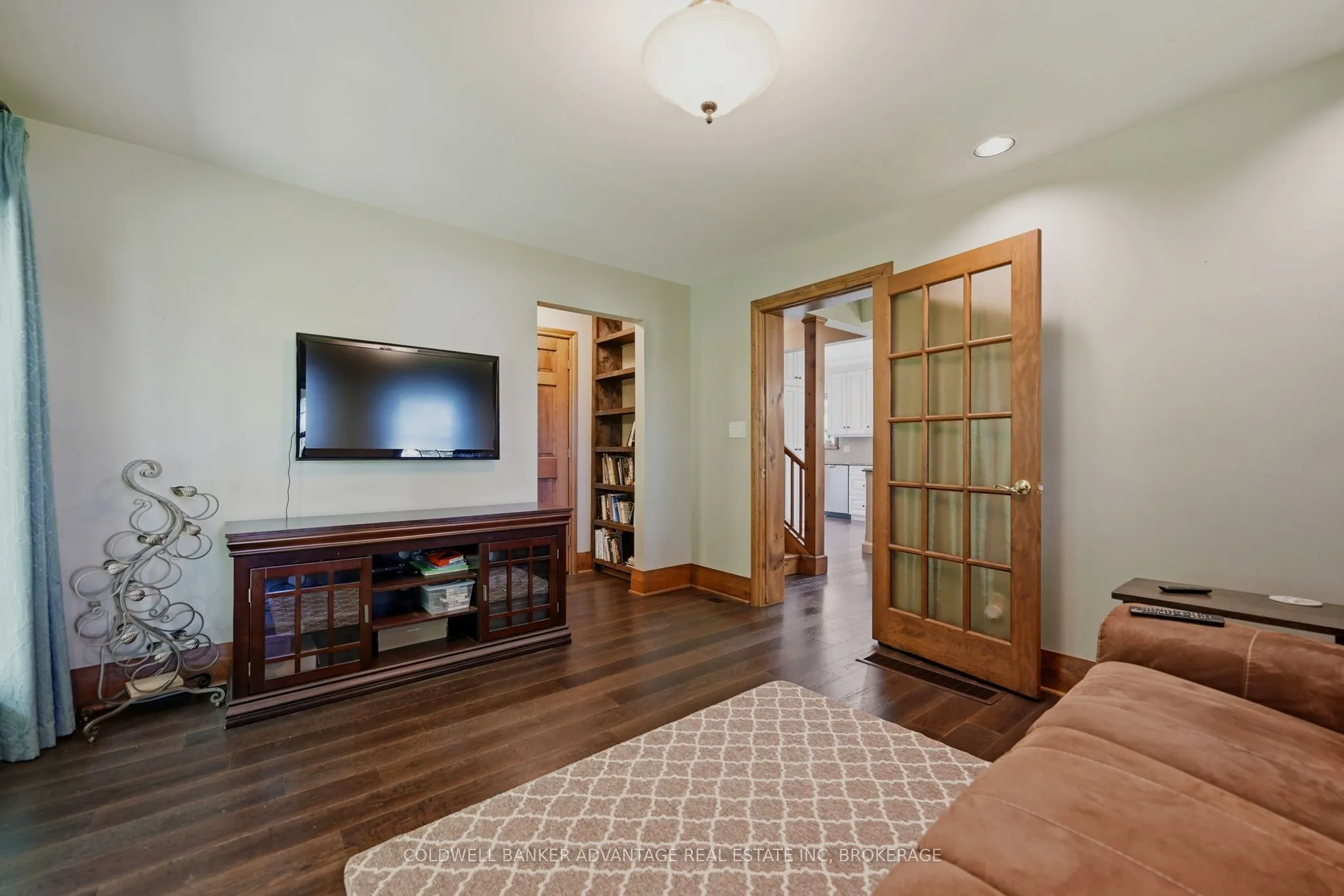 4698 Sandy Cove Drive