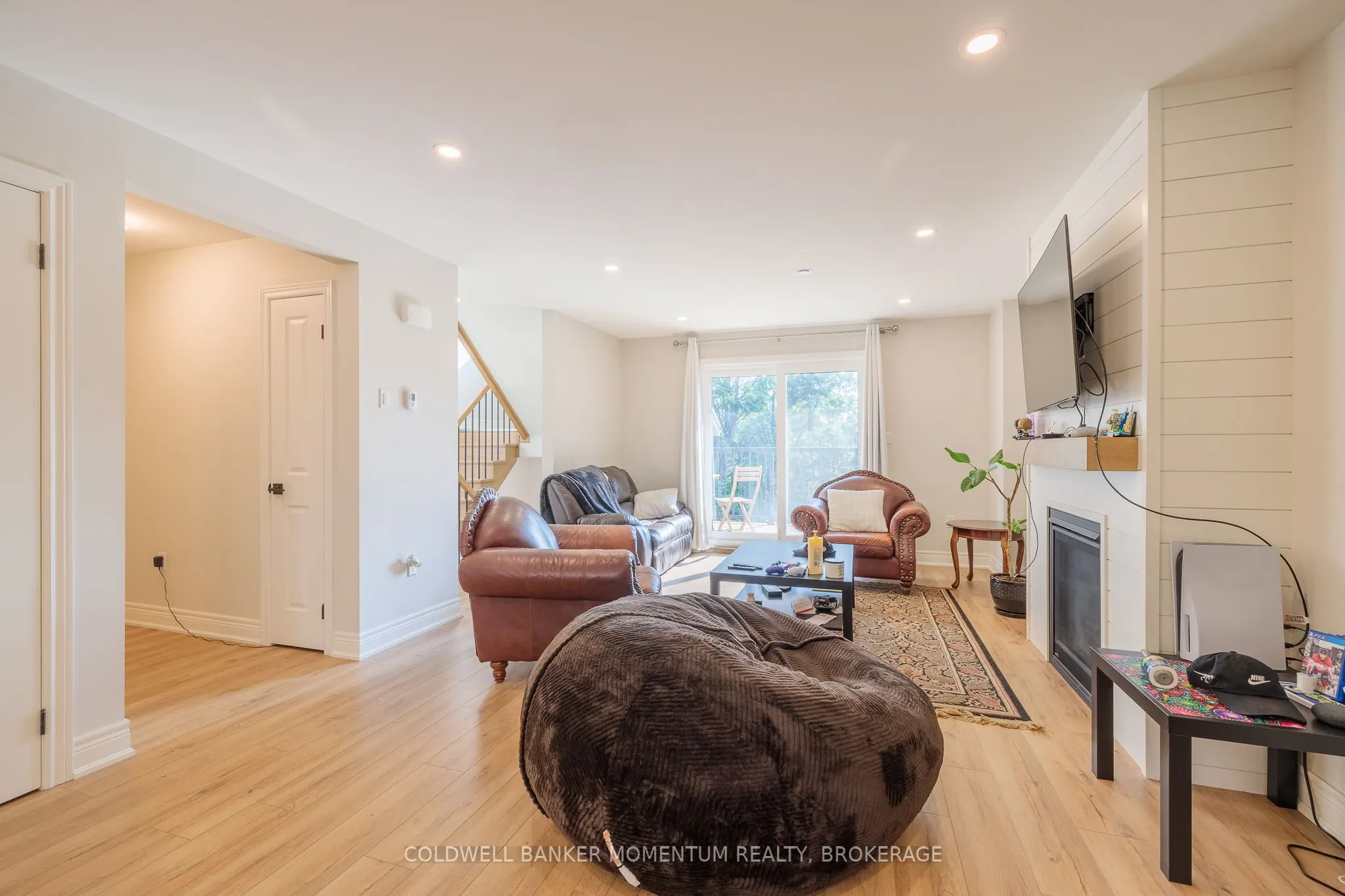153 B MOFFATT Street #B