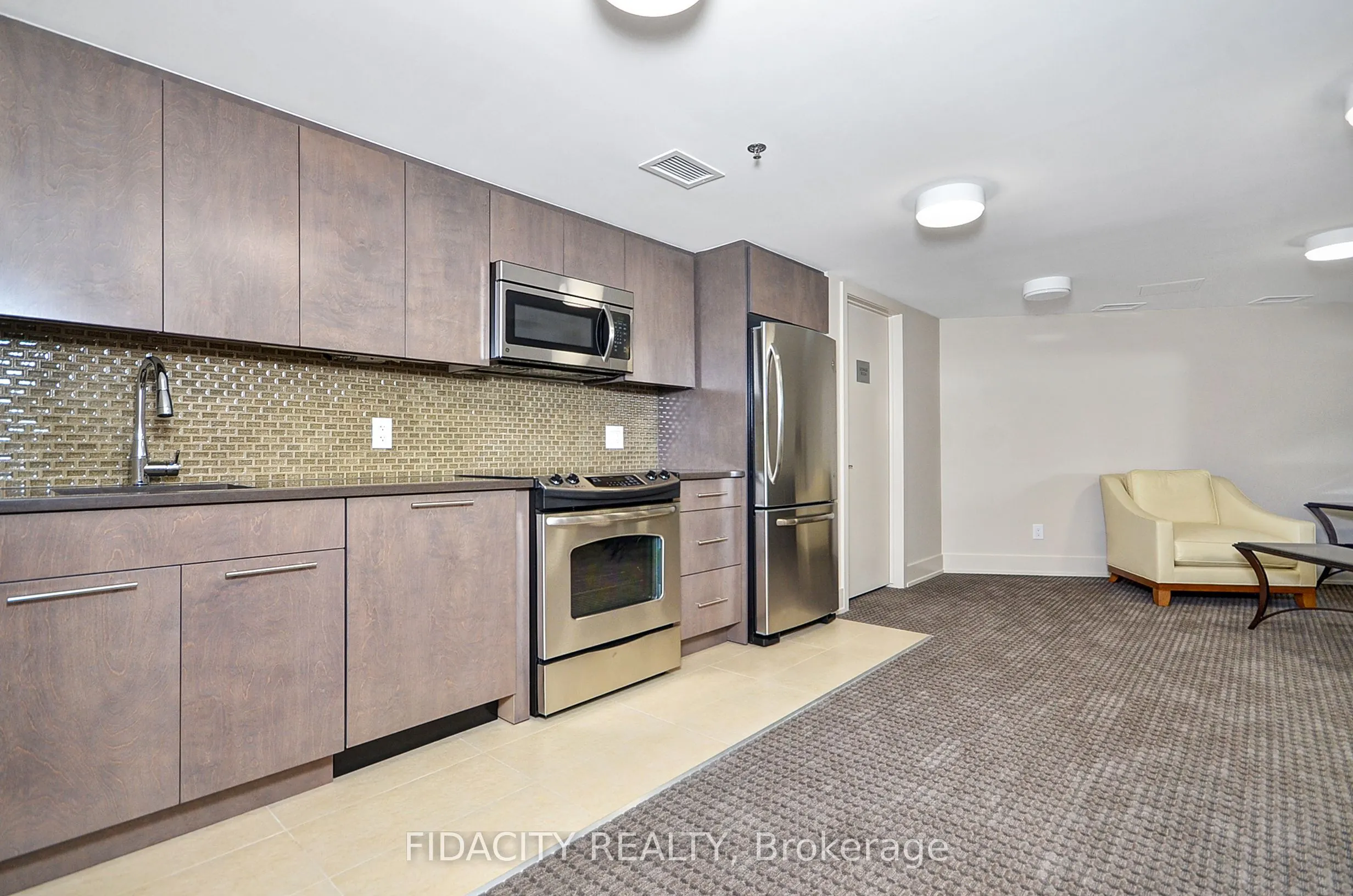 108 Richmond Road #609