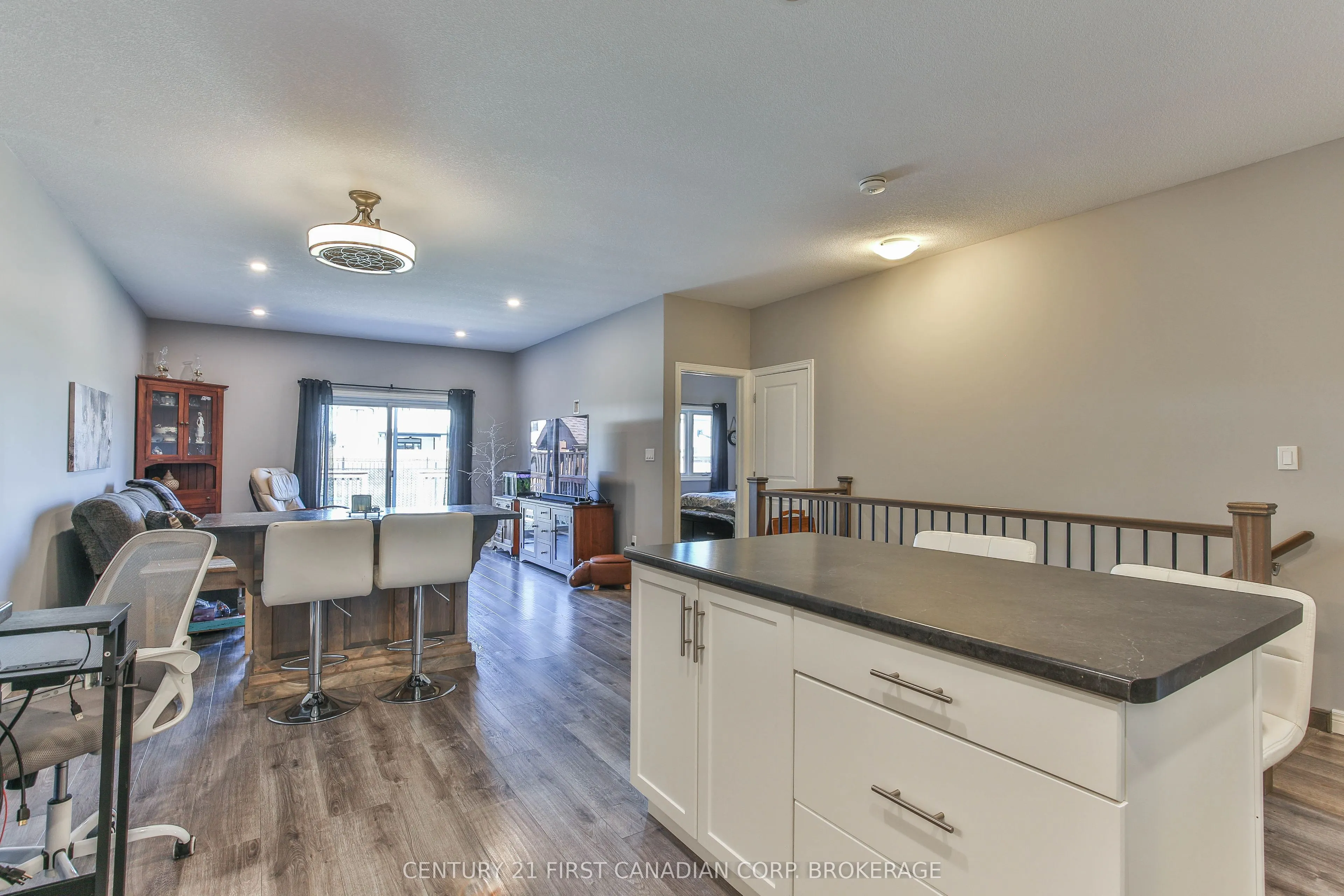283 Boyd Boulevard