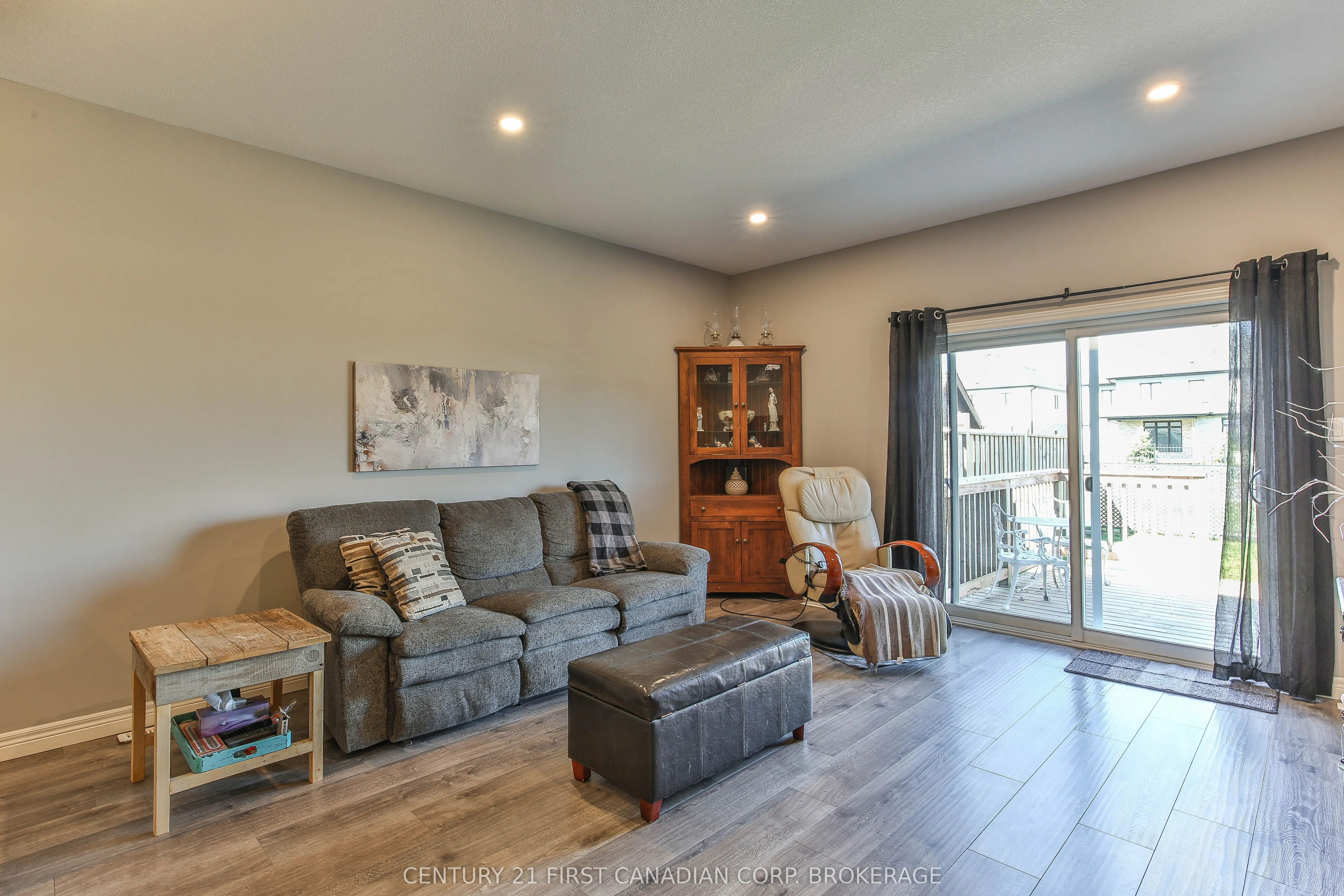 283 Boyd Boulevard