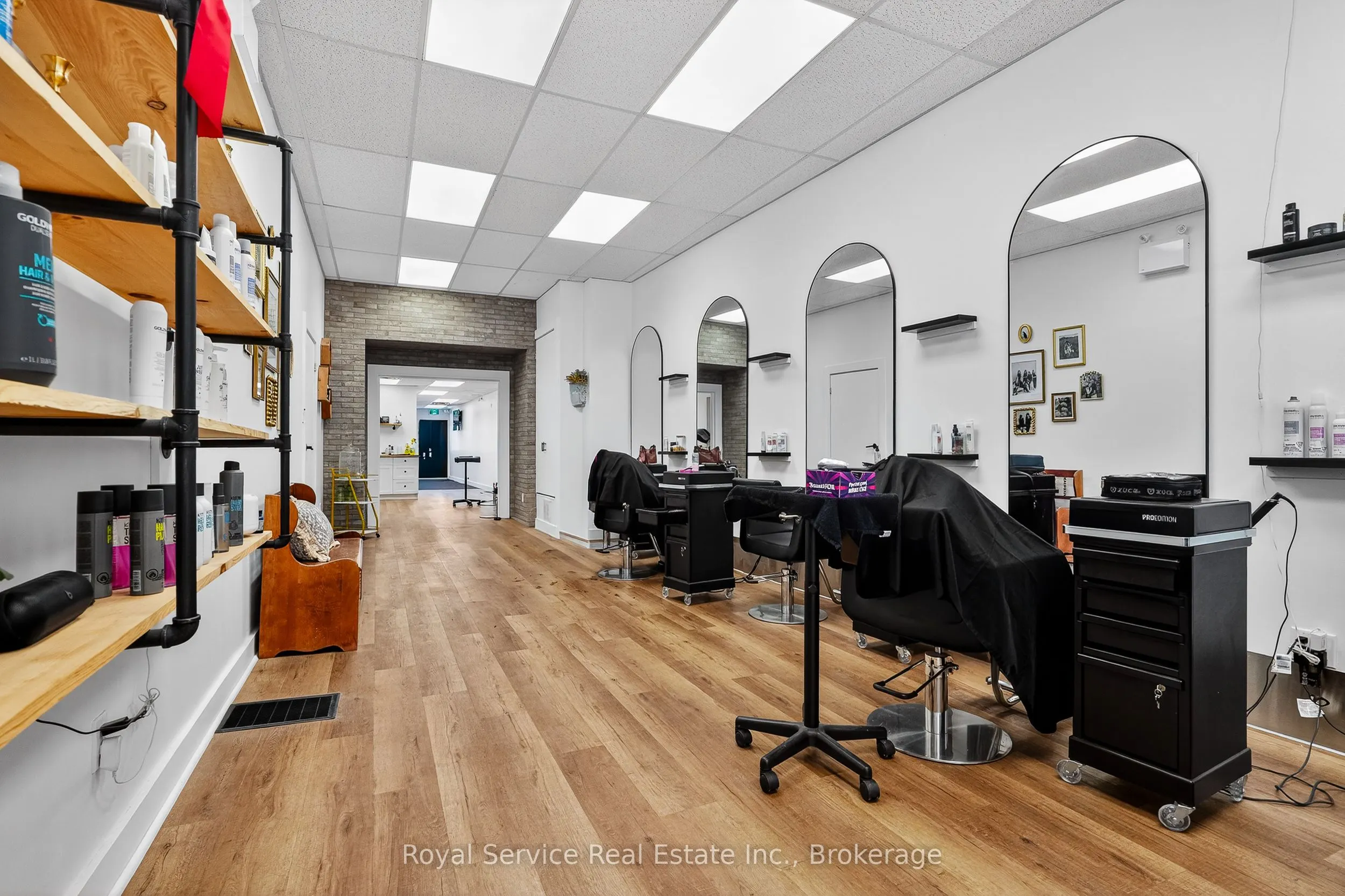 36 King St West King Street W