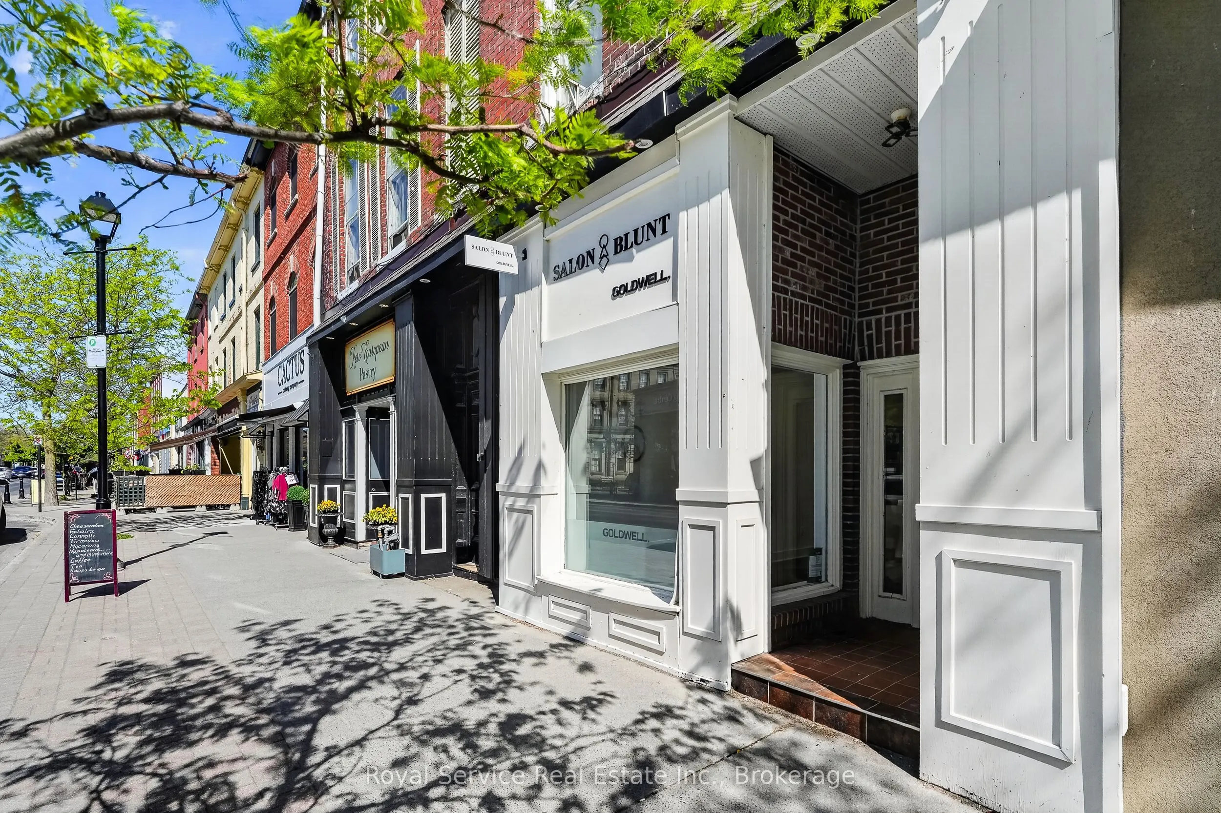 36 King St West King Street W