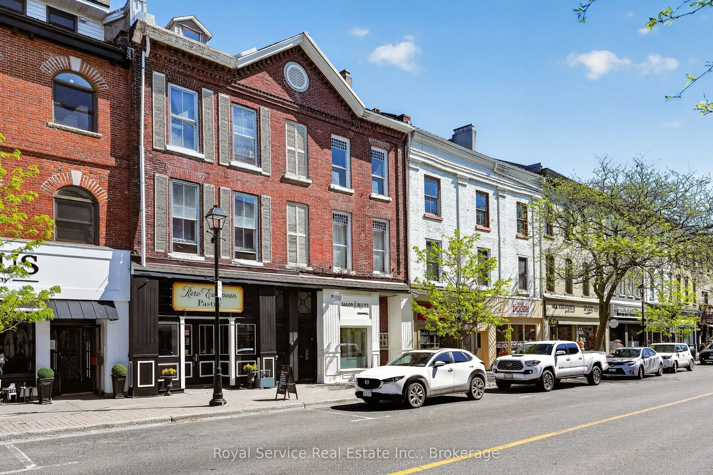 36 King St West King Street W