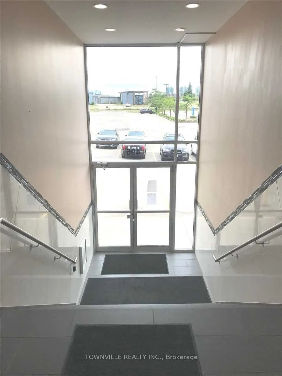 496 Albert Street #7