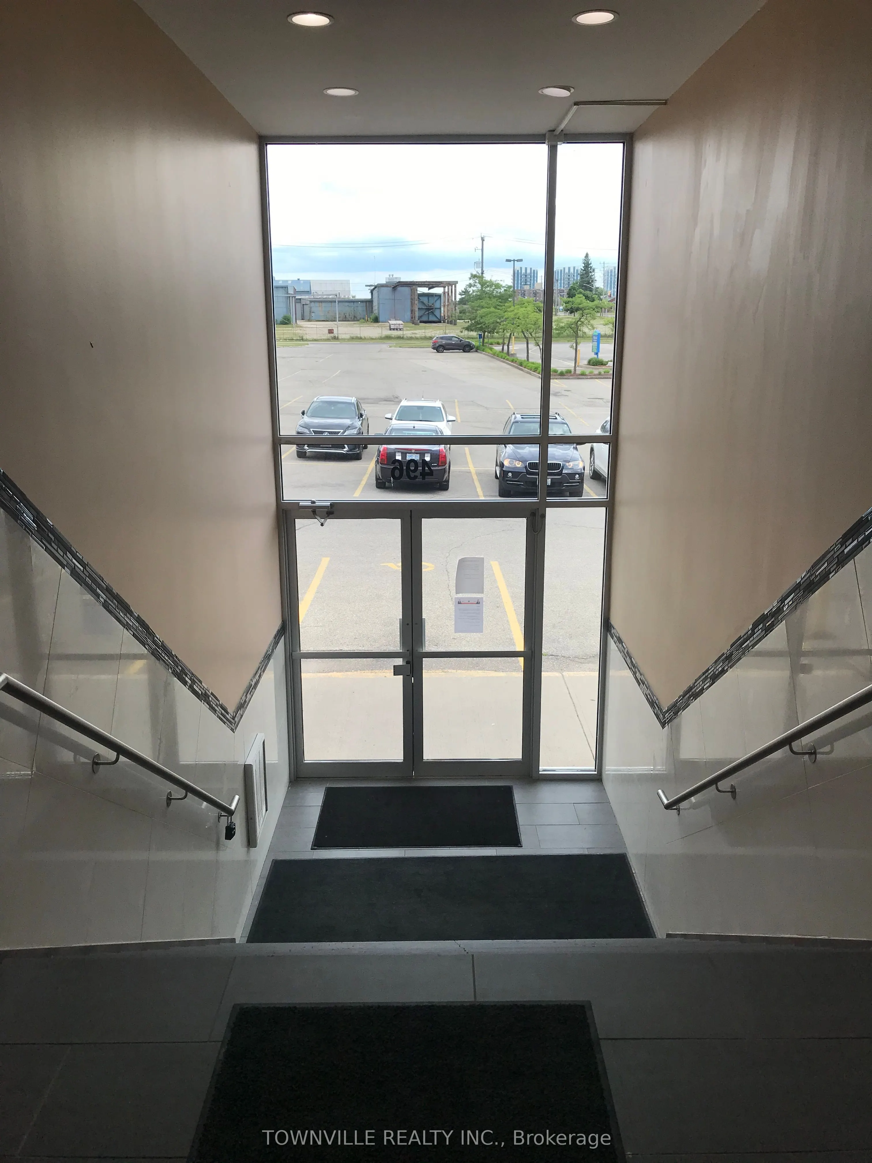 496 Albert Street #6