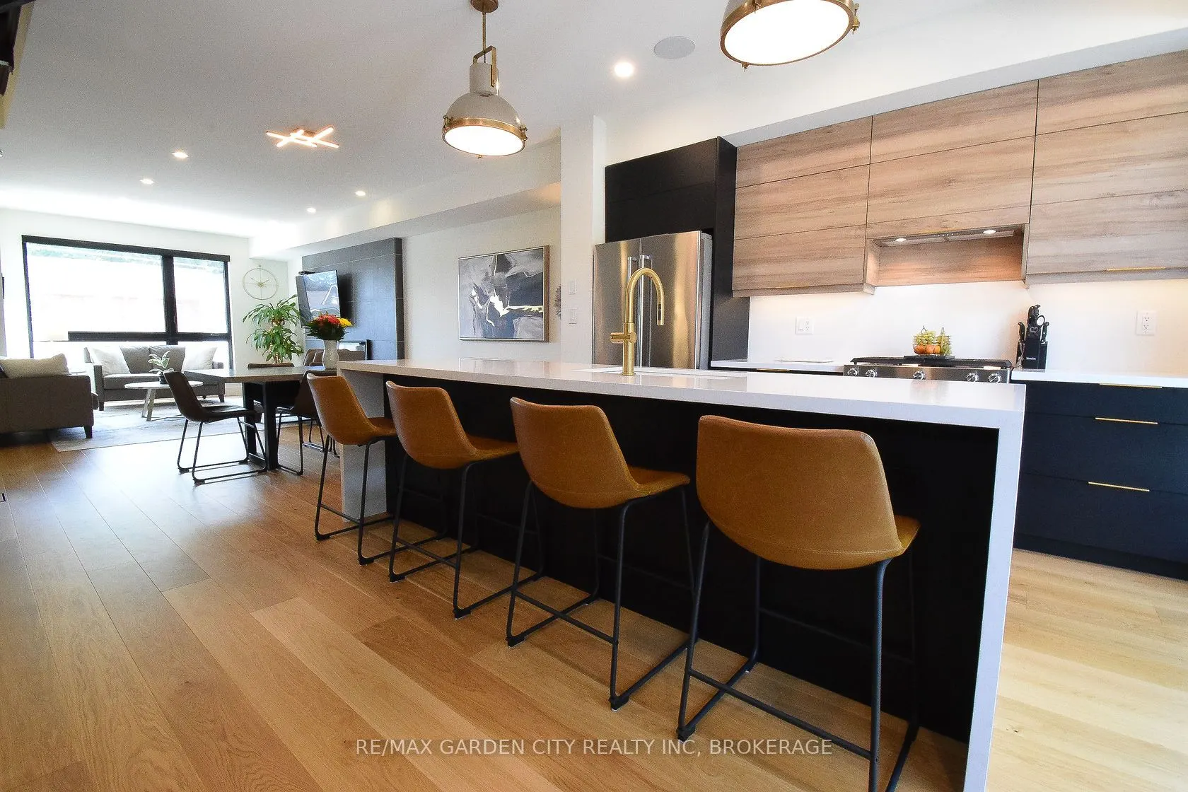 2 BROCK Street S #5