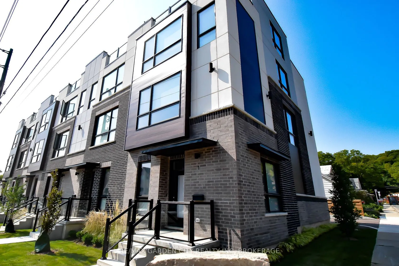 2 BROCK Street S #5