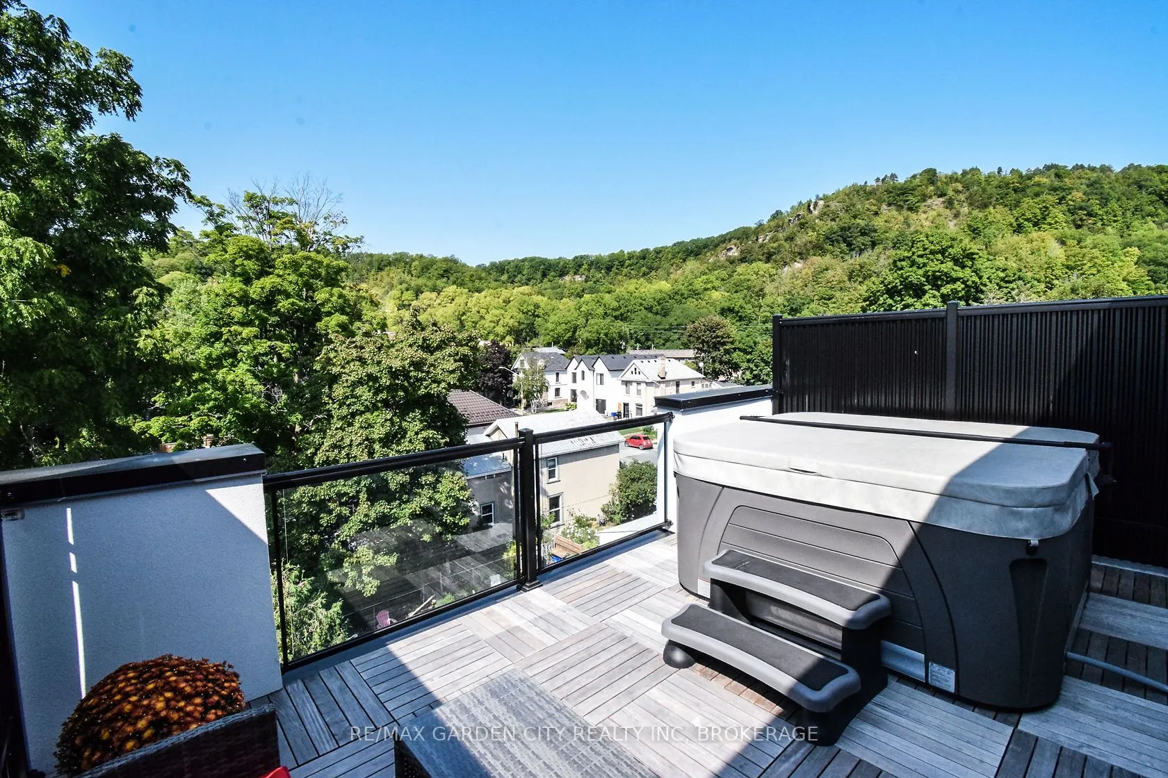 2 BROCK Street S #5