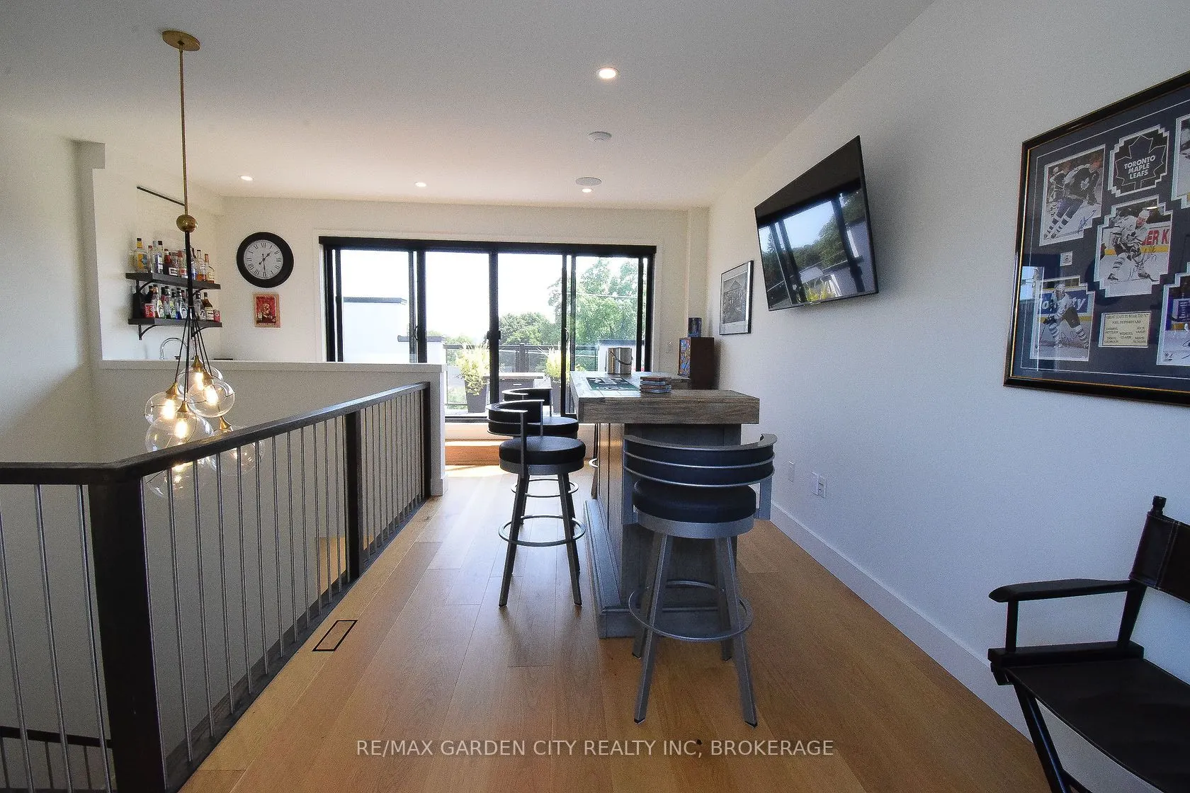 2 BROCK Street S #5