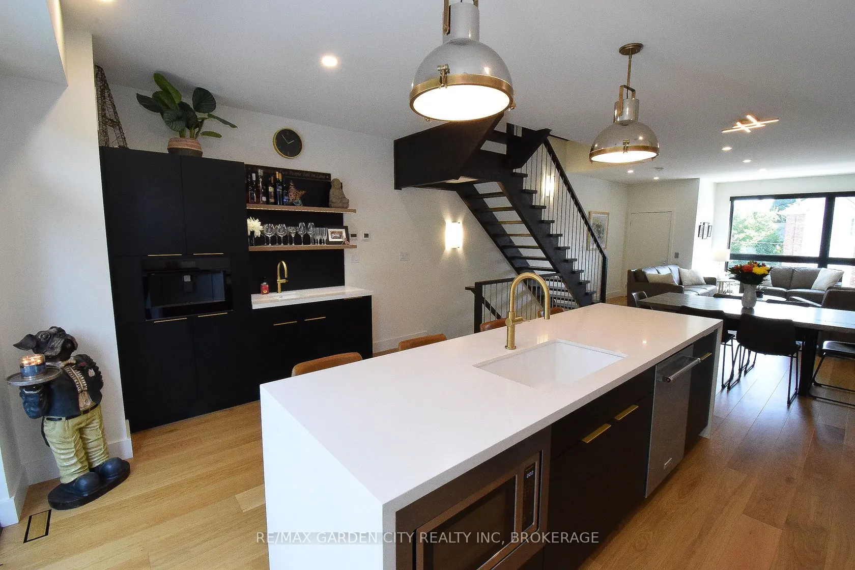 2 BROCK Street S #5