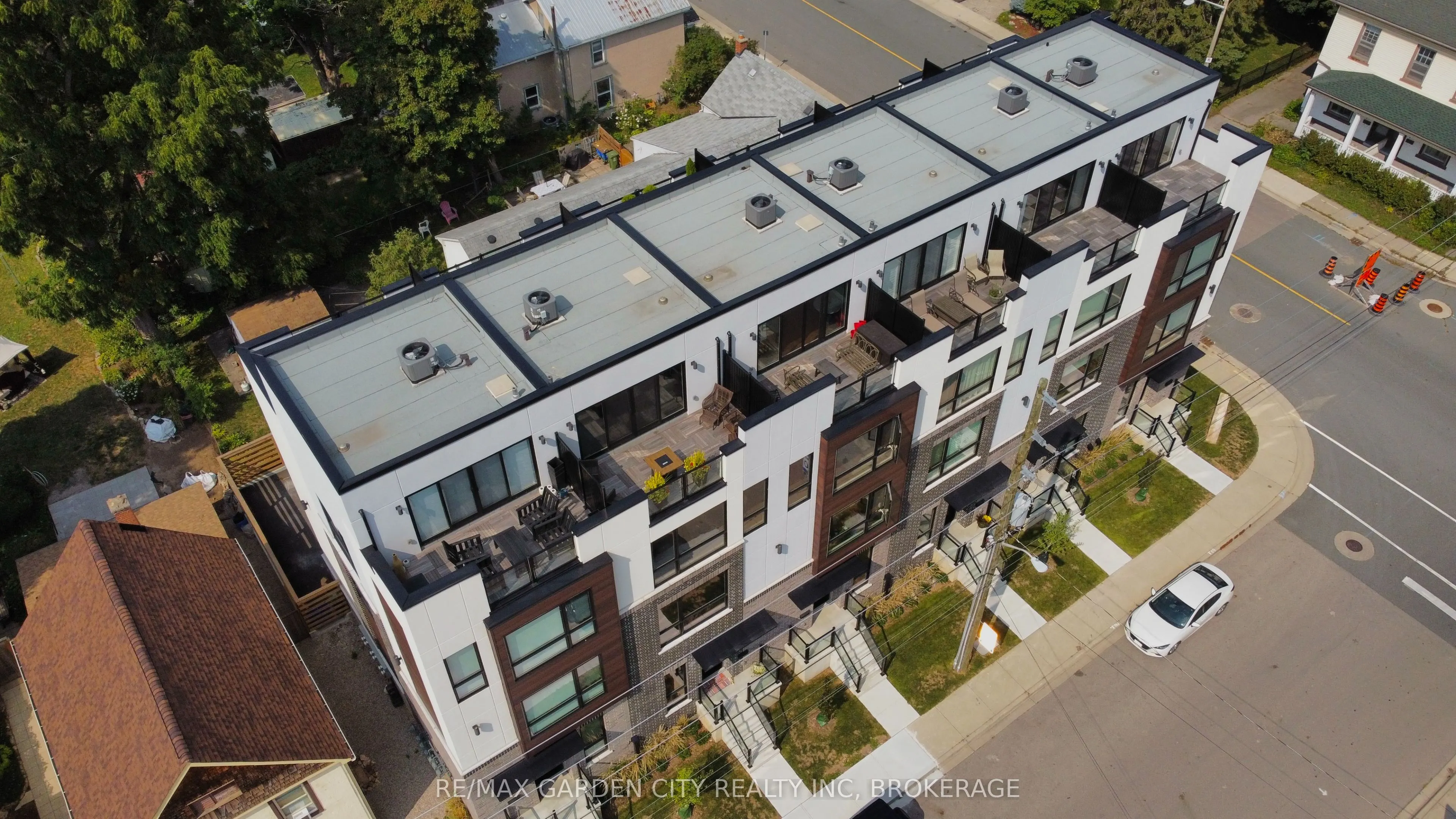 2 BROCK Street S #5