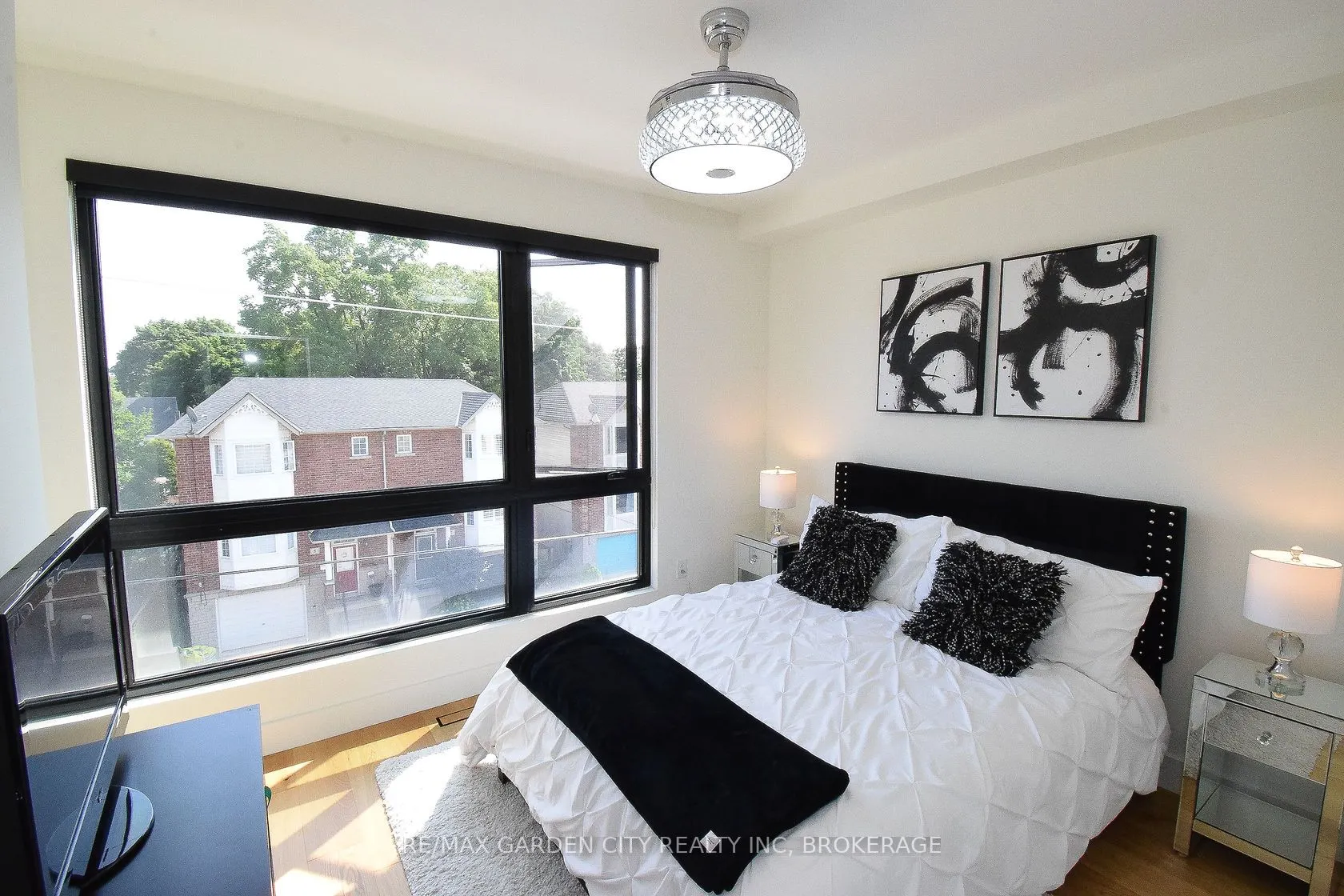 2 BROCK Street S #5
