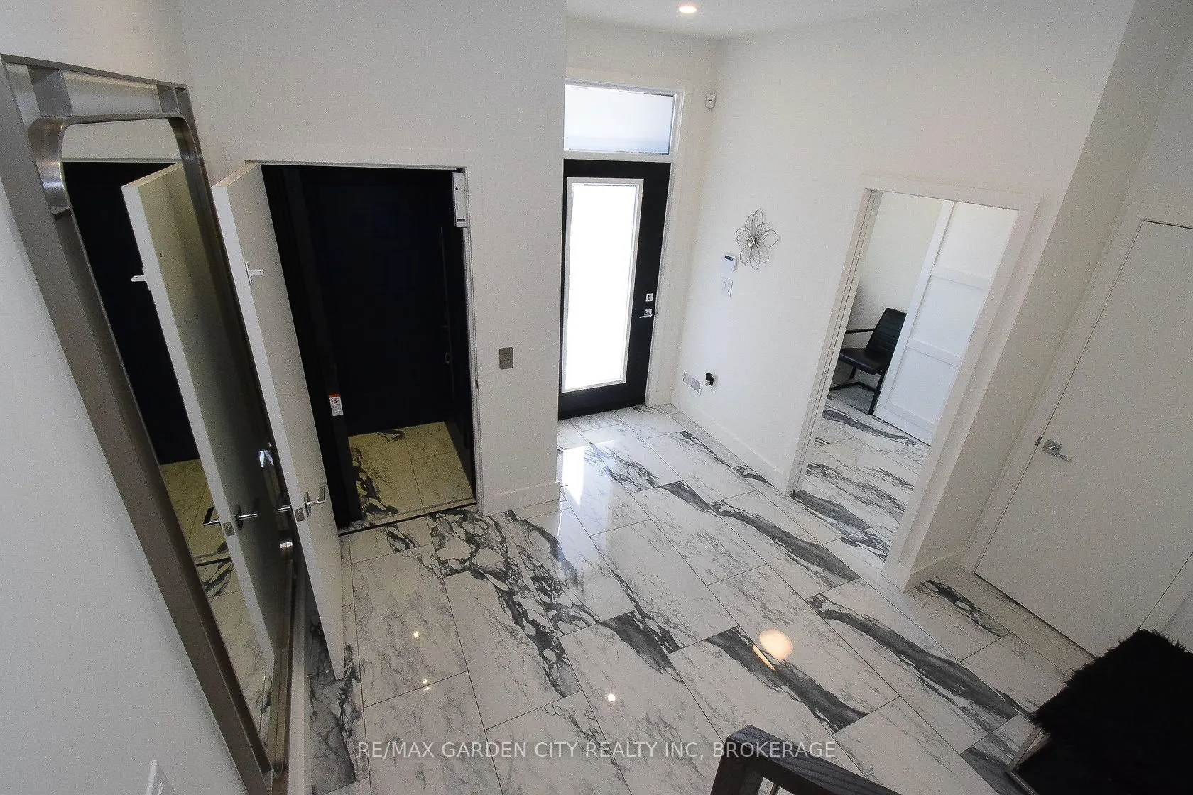 2 BROCK Street S #5