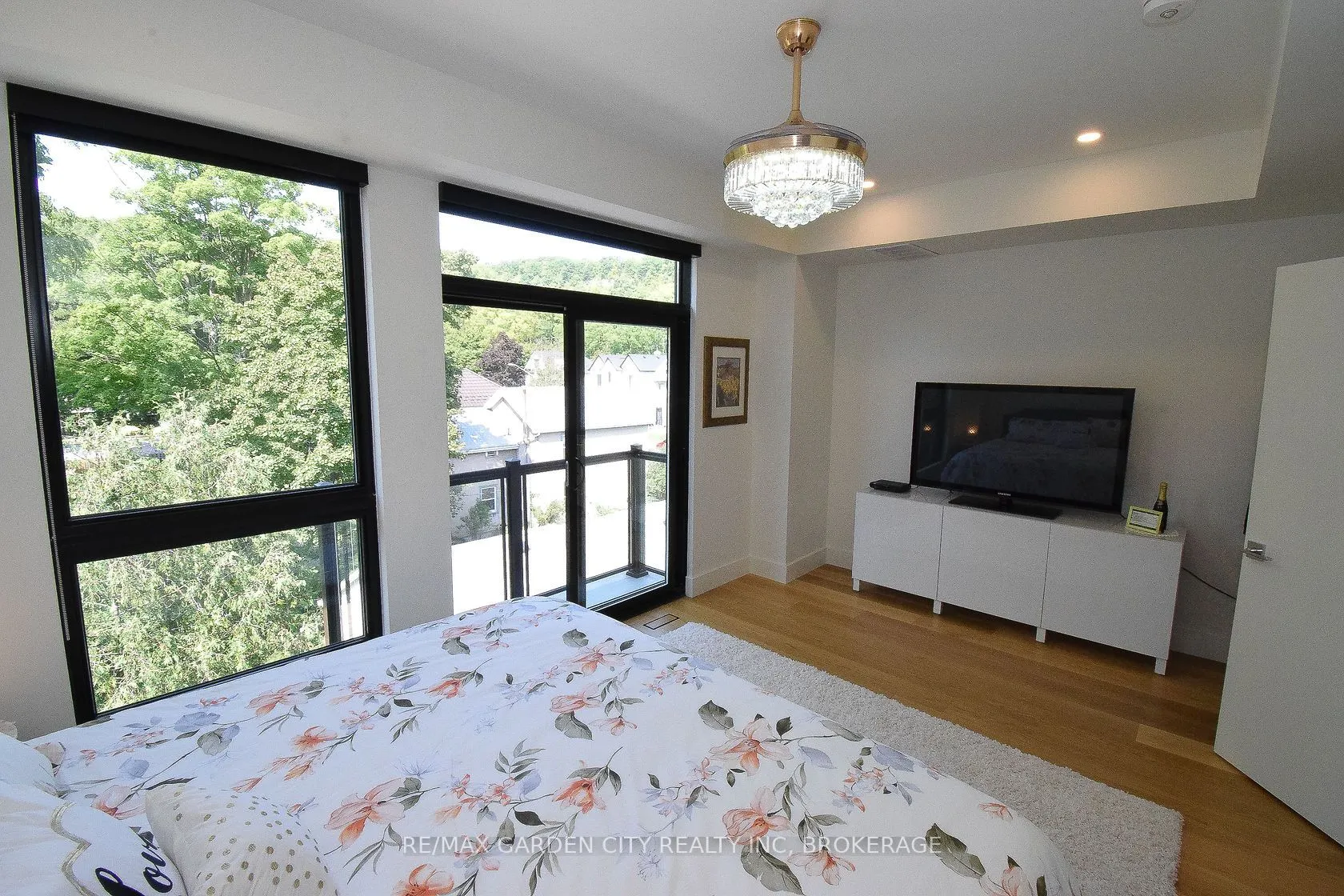 2 BROCK Street S #5