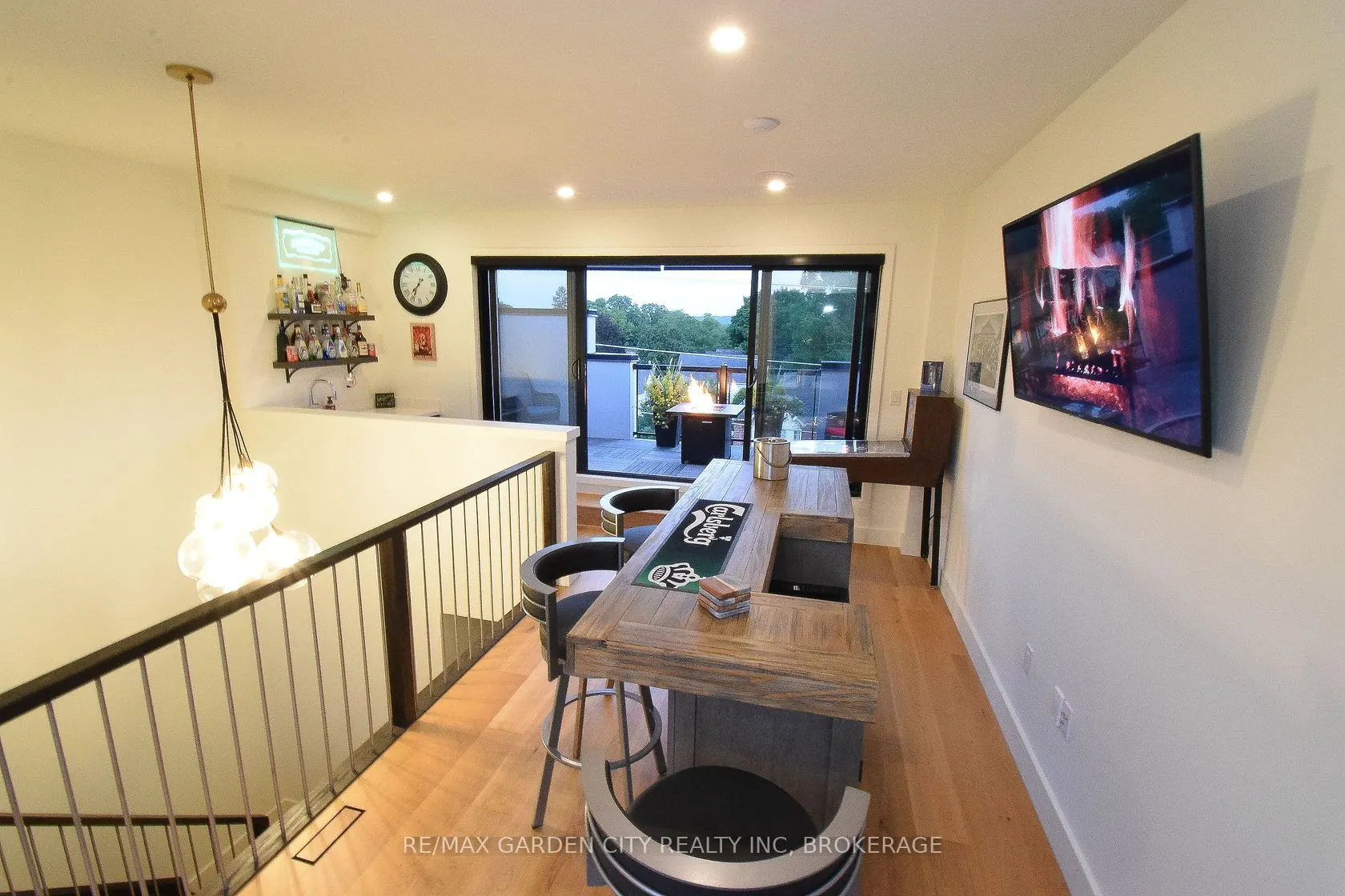 2 BROCK Street S #5
