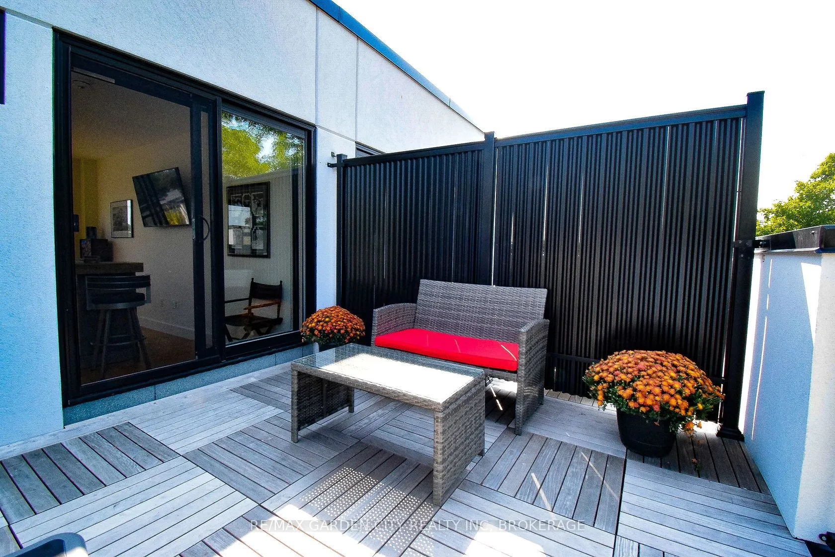 2 BROCK Street S #5