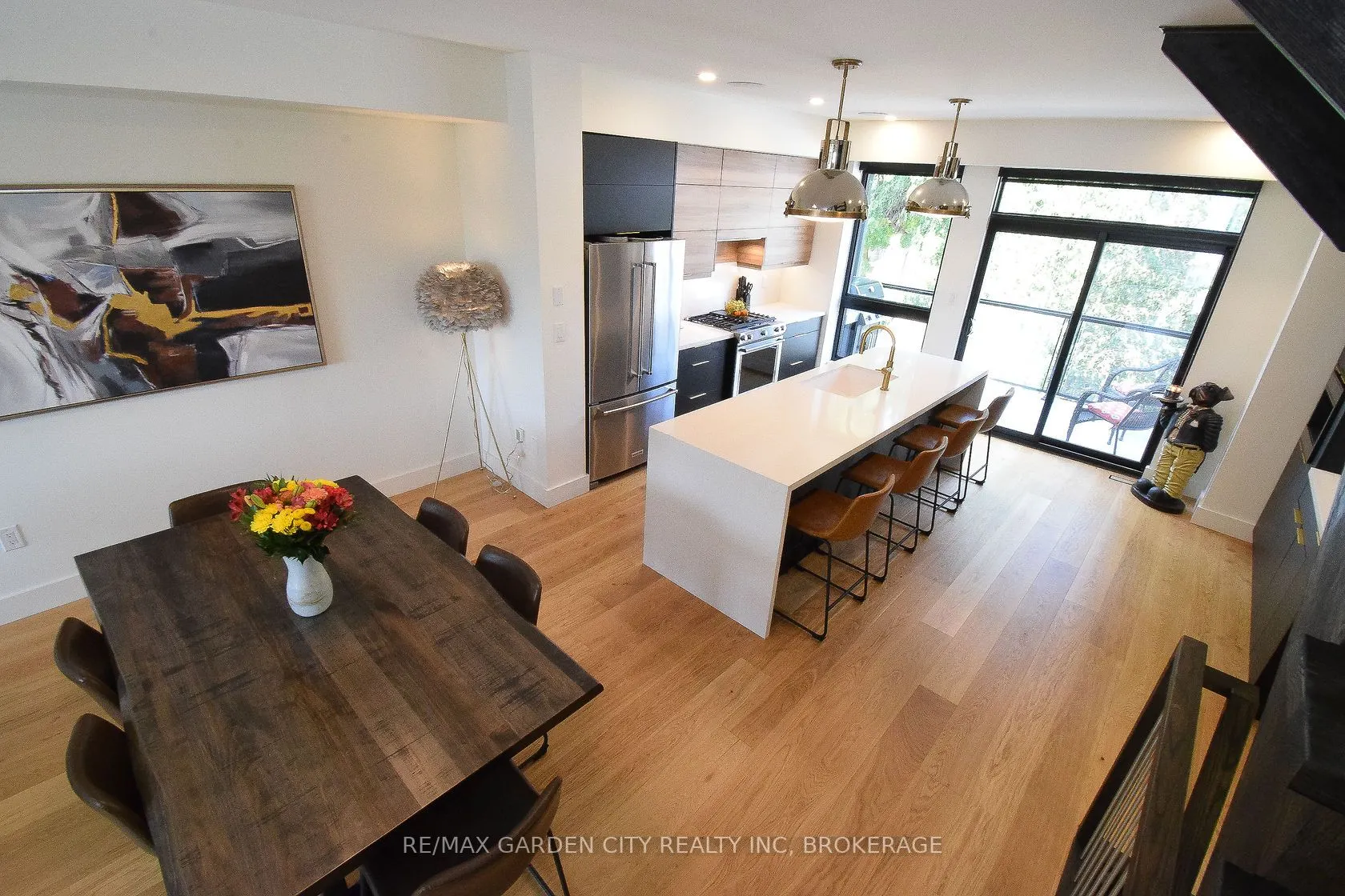 2 BROCK Street S #5