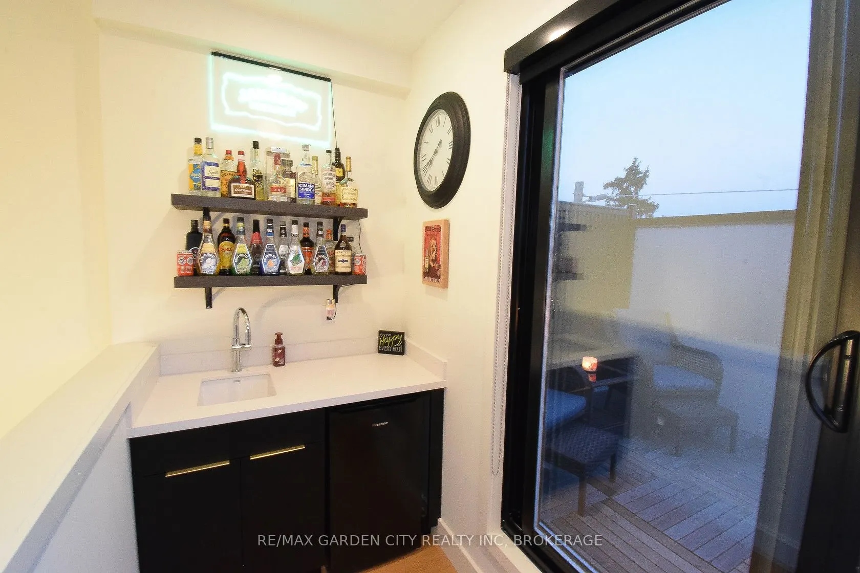 2 BROCK Street S #5