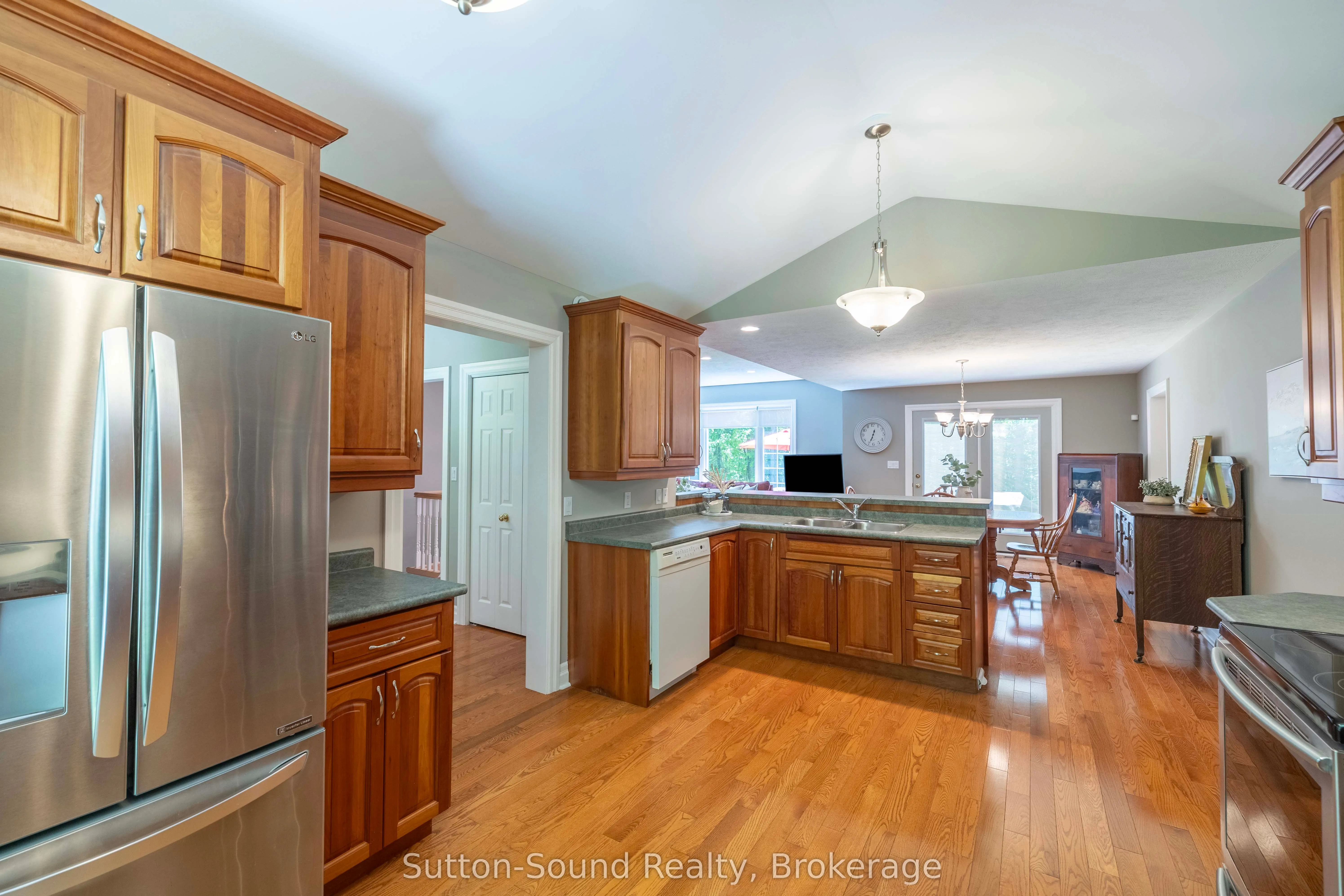 318761 Grey 1 Road