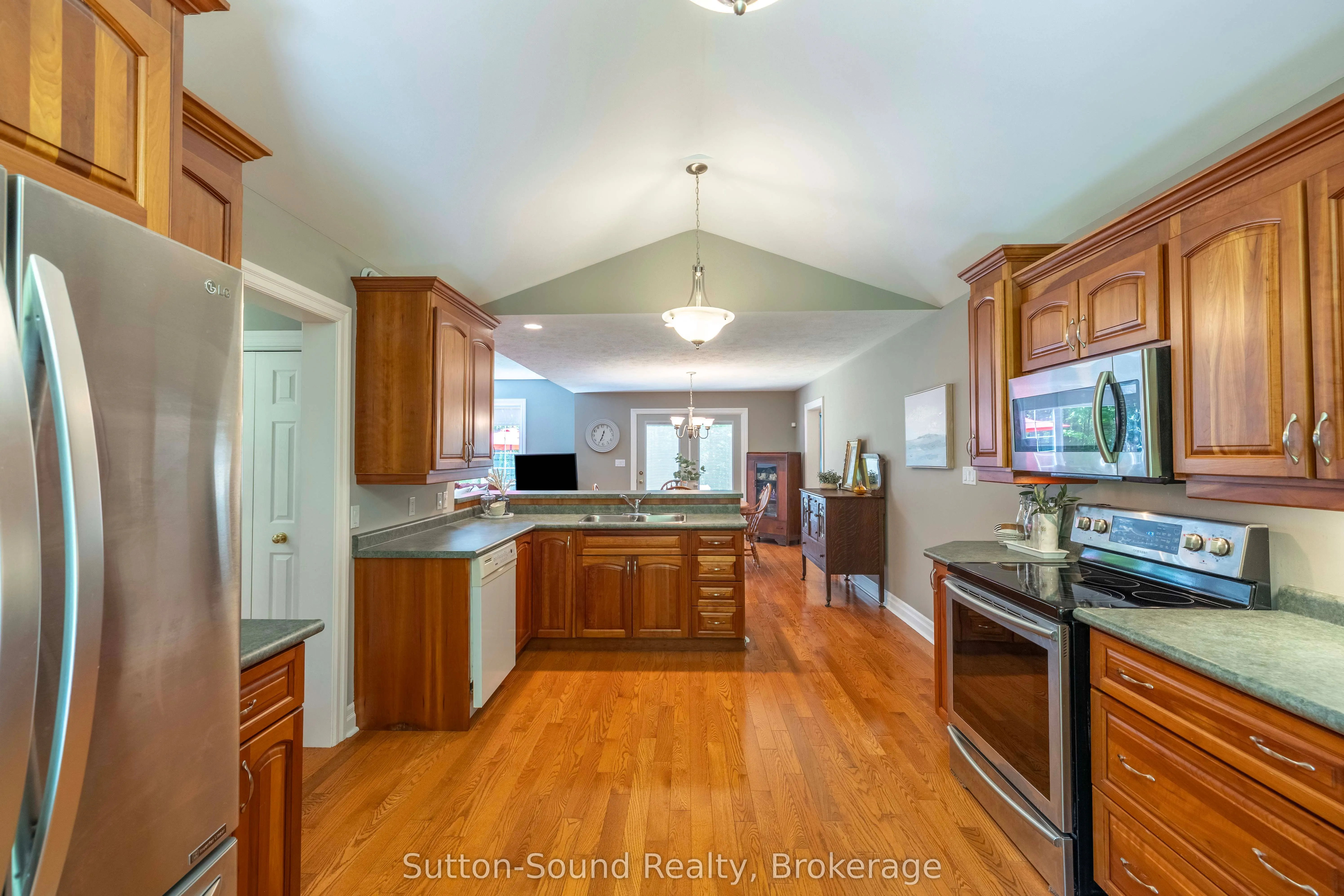 318761 Grey 1 Road