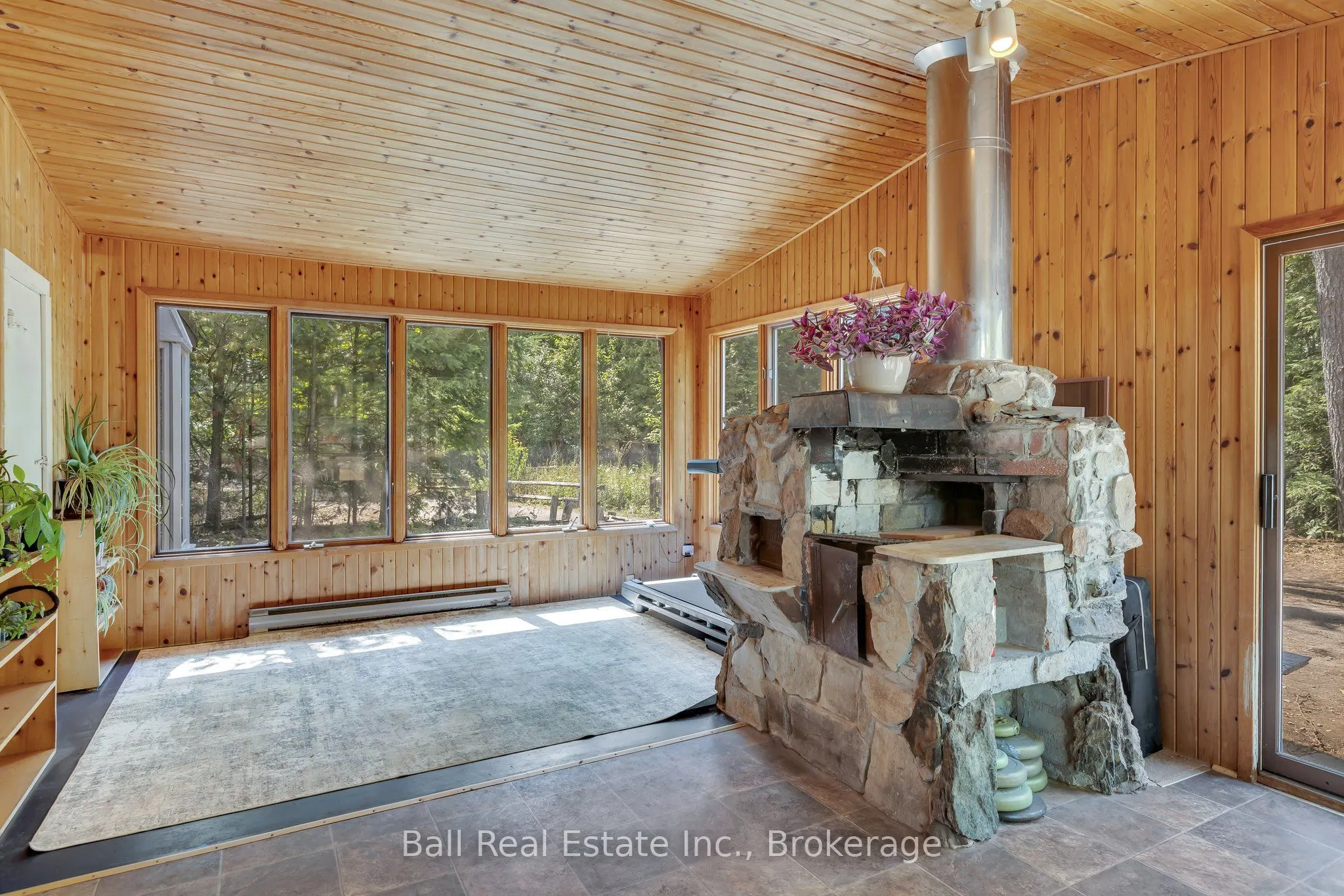 2476 County Rd 46