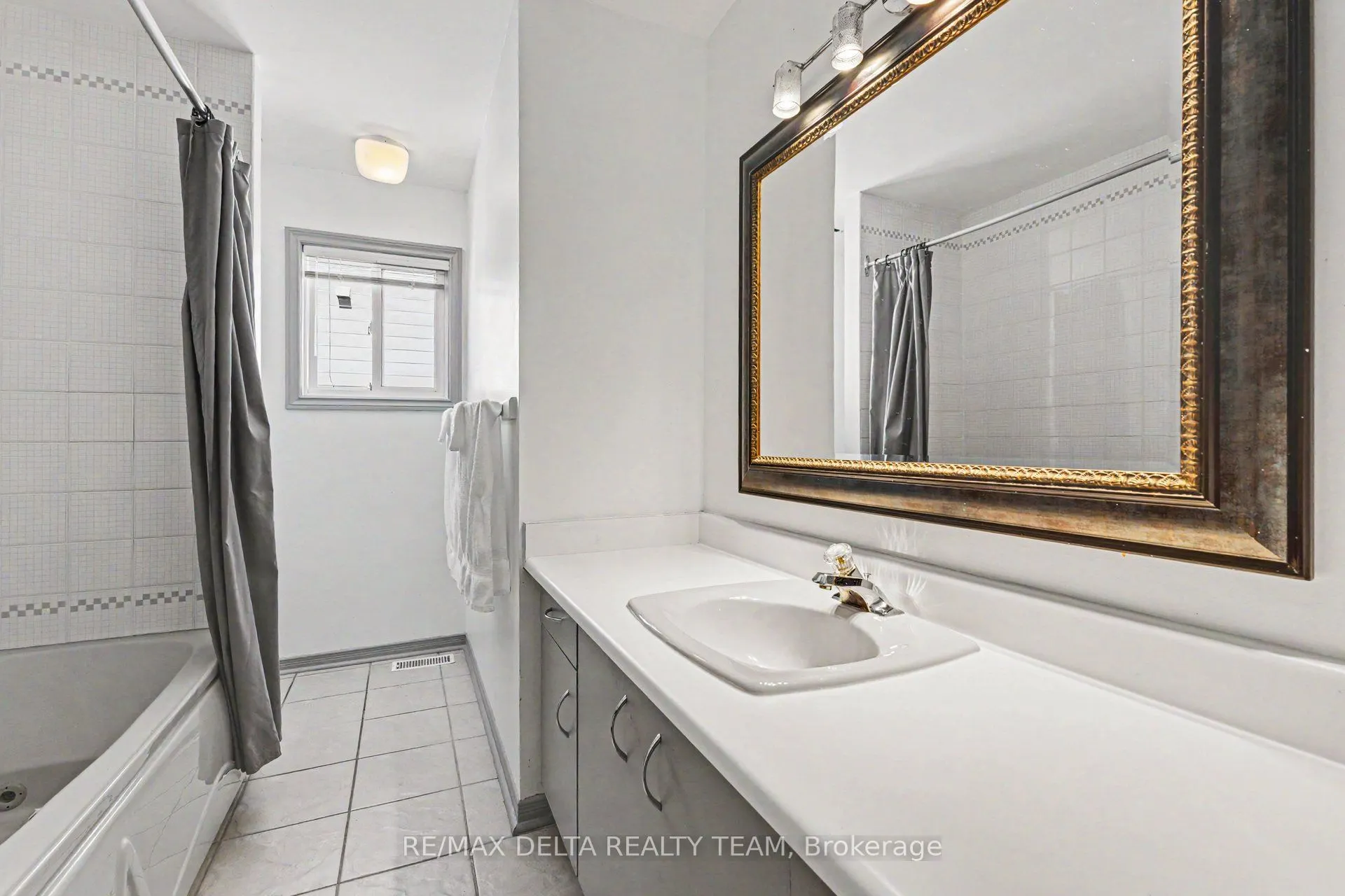 27 Bramblegrove Crescent