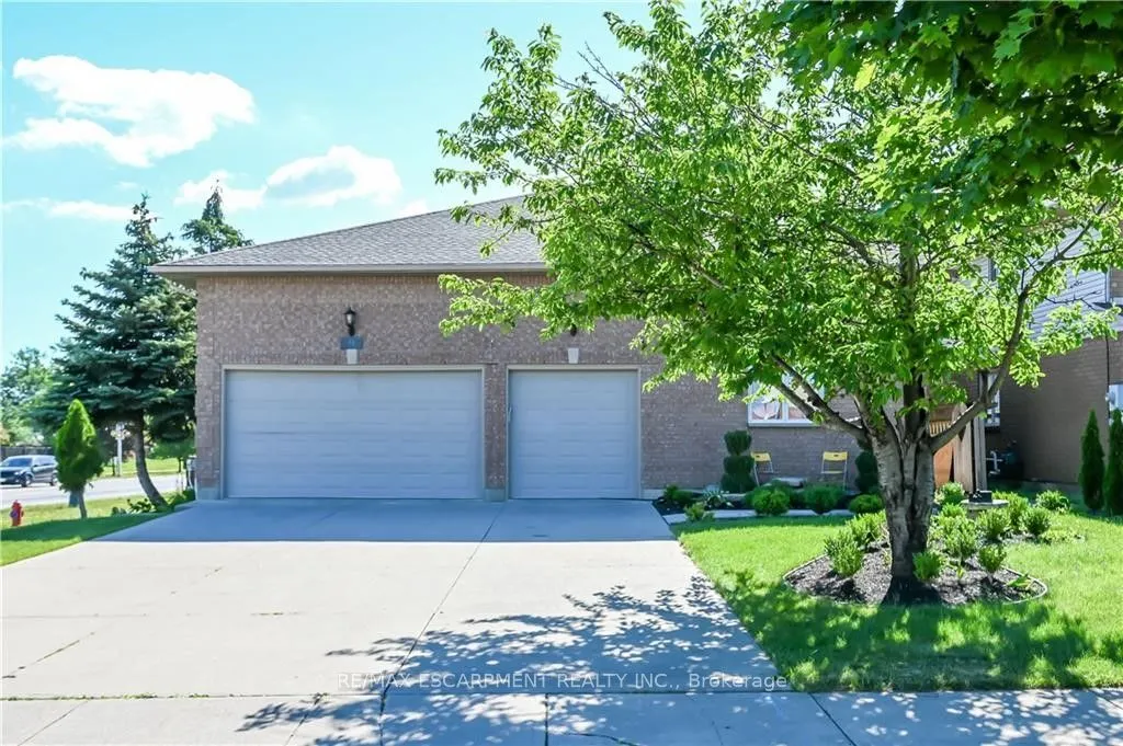 296 WINTERBERRY Drive #LOWER