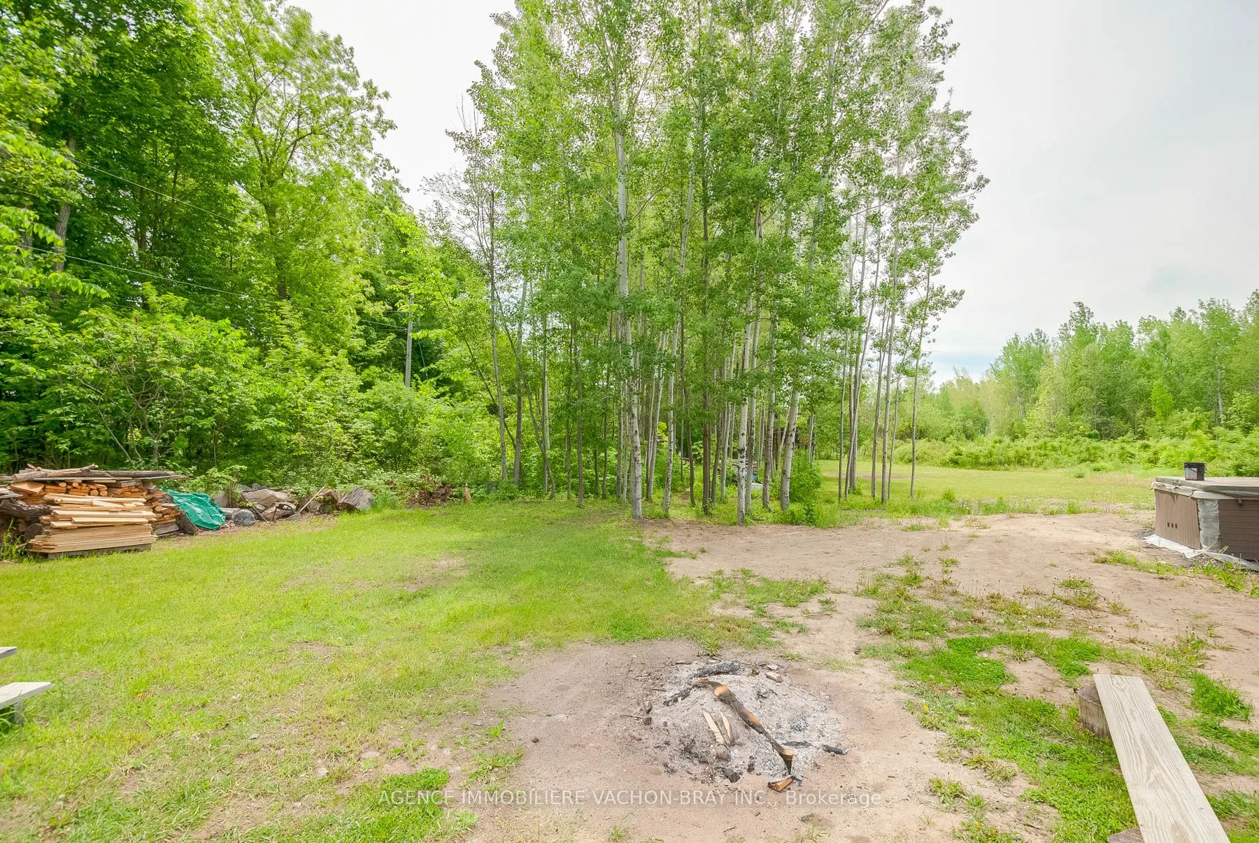 3814 Lakeside Drive