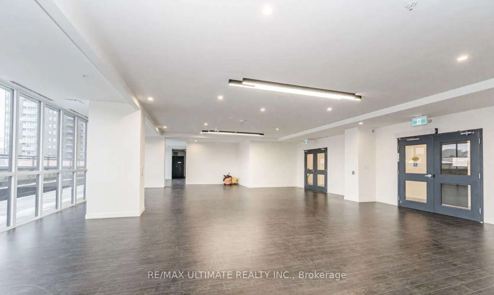 128 King Street N #710