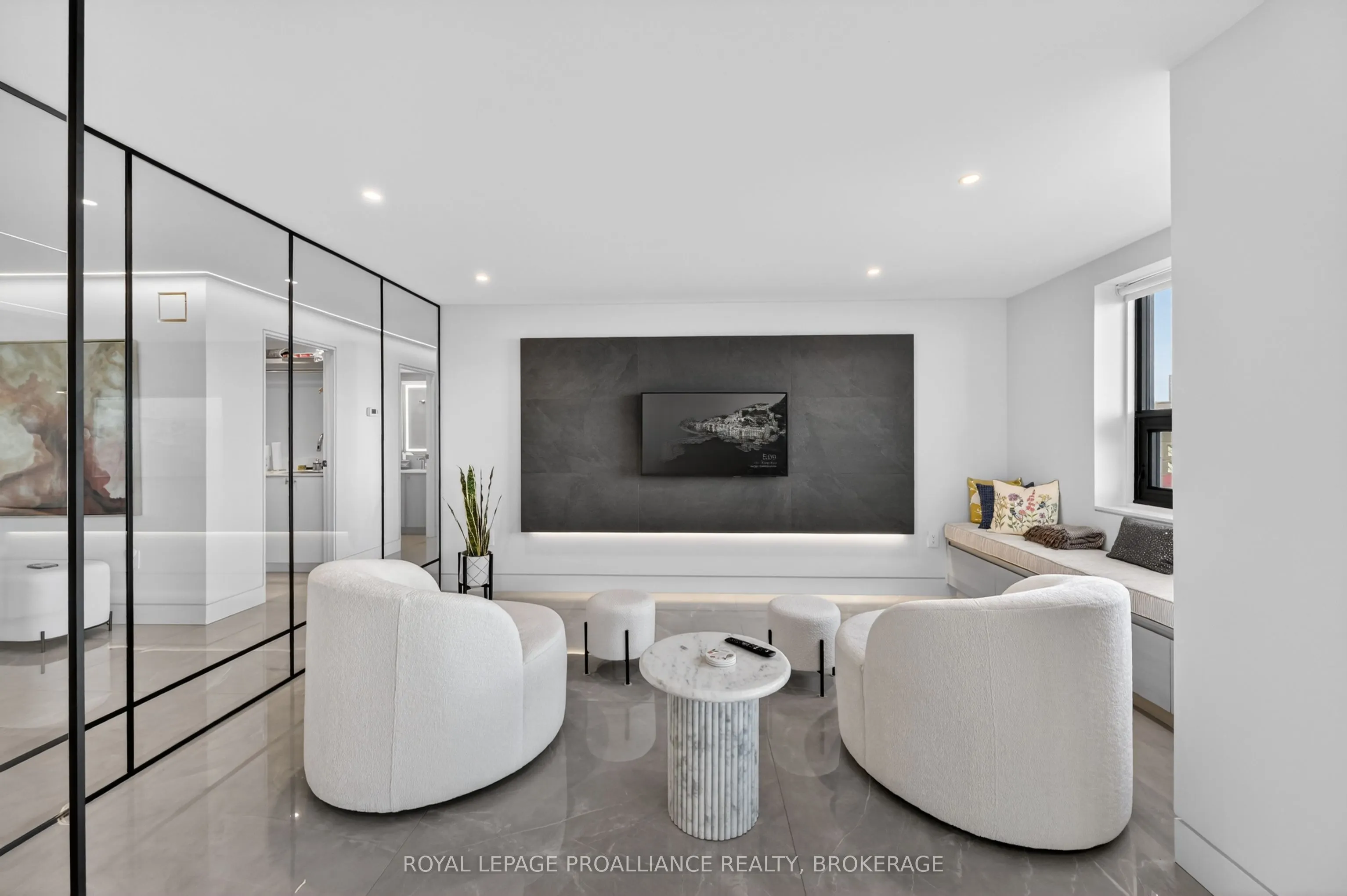 165 Ontario Street #505