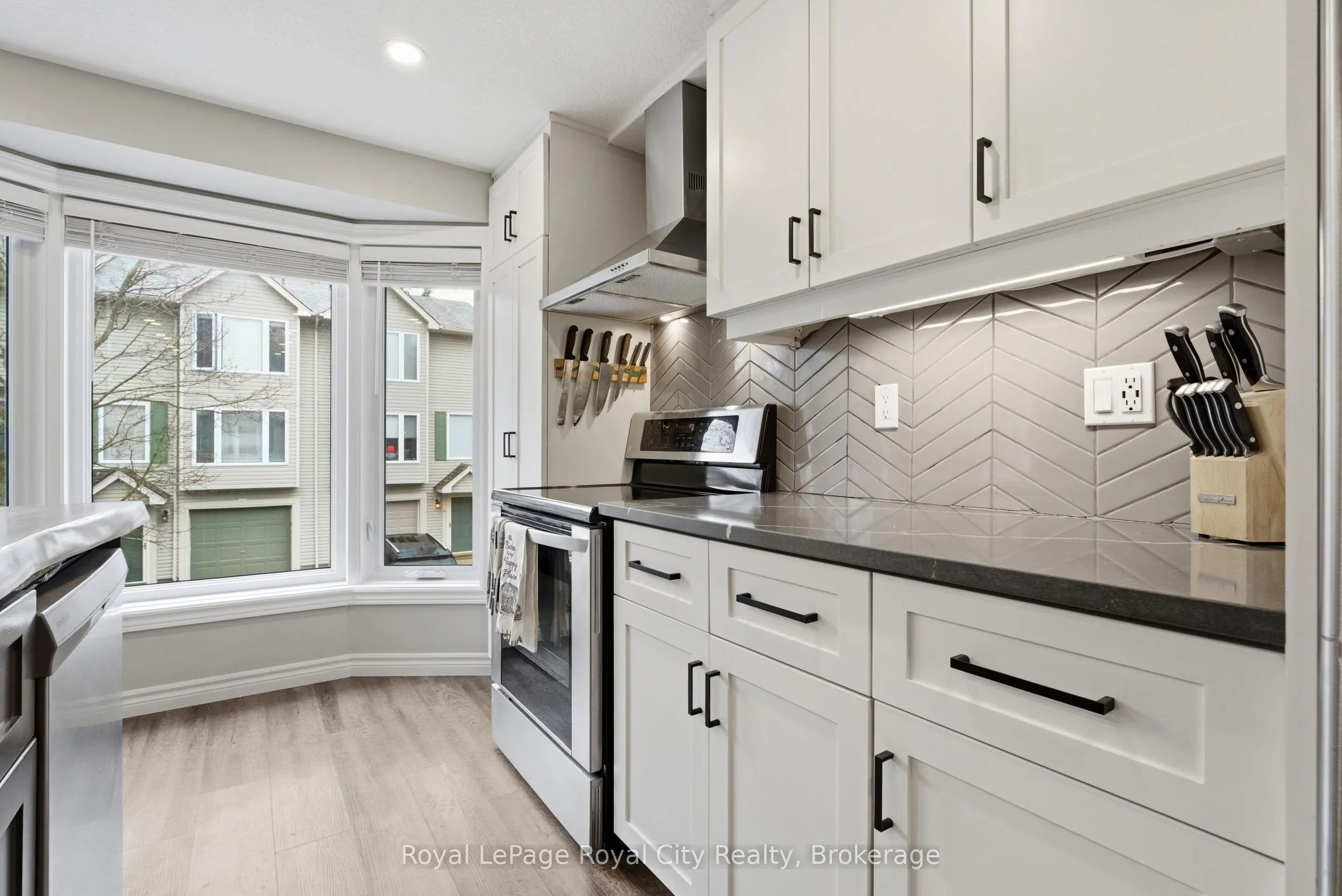 320 Alma Street #13