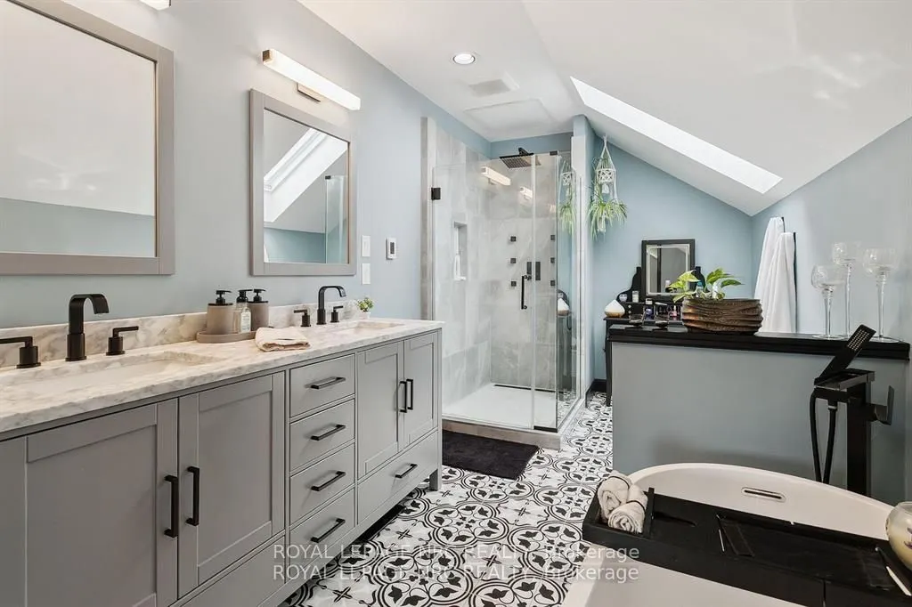 5240 Marcel Crescent