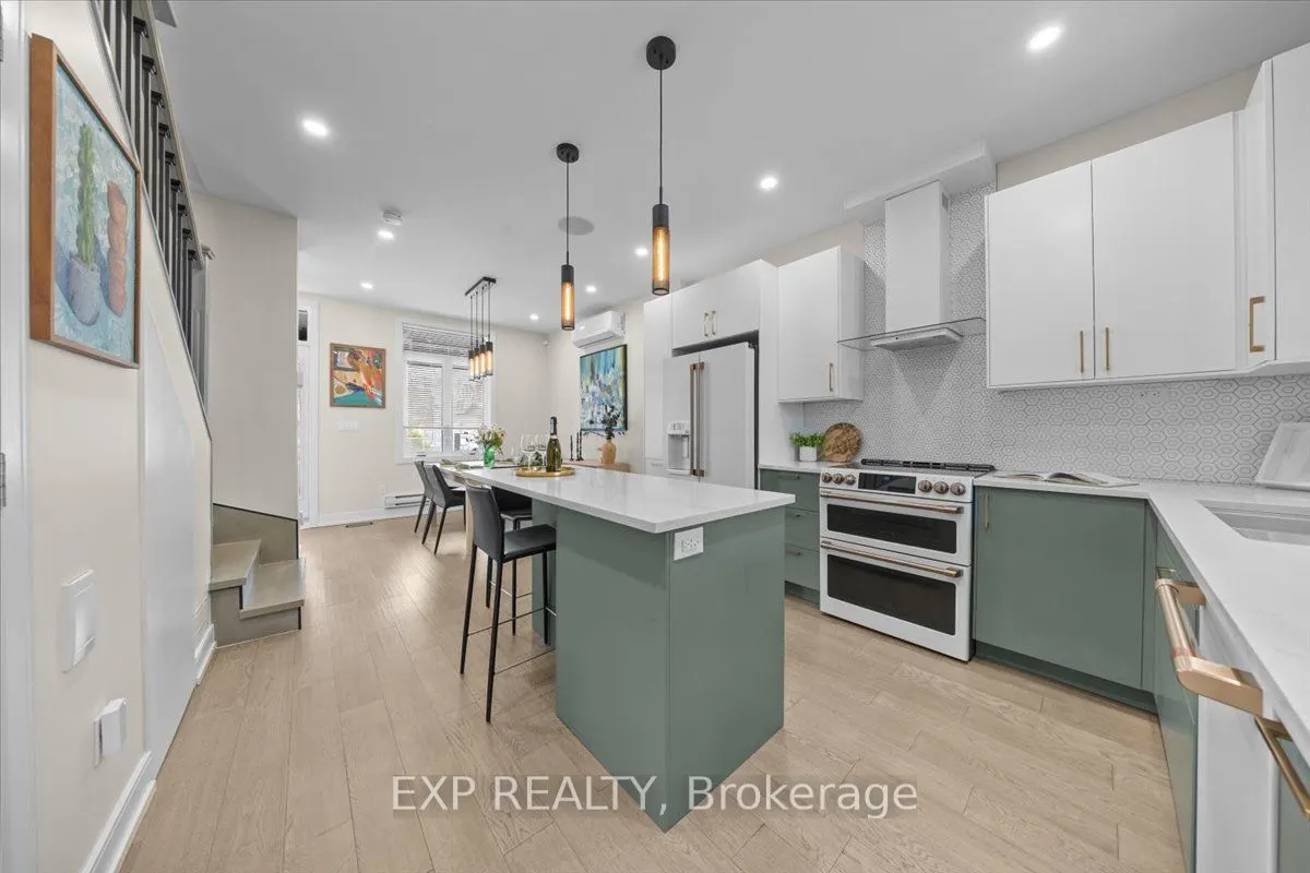 185 Deschamps Avenue