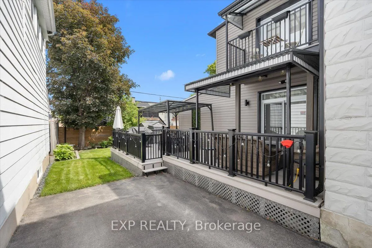 185 Deschamps Avenue