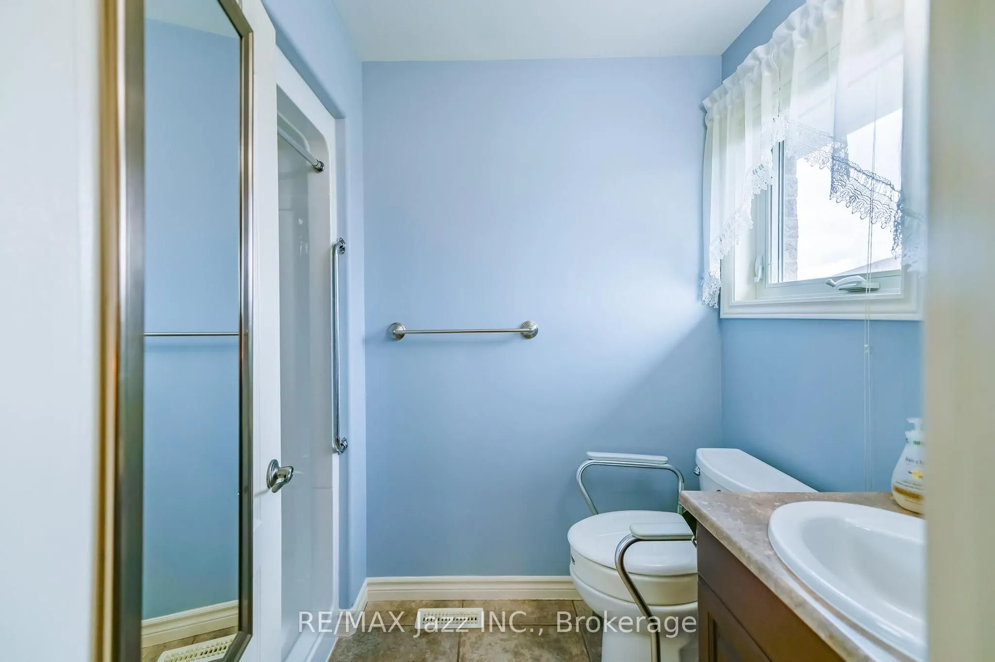 33 Ashwood Crescent