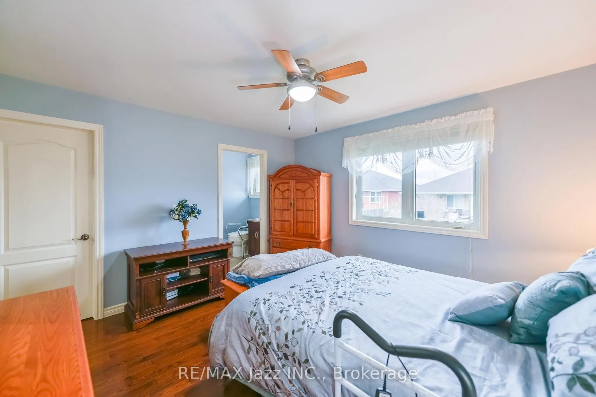33 Ashwood Crescent