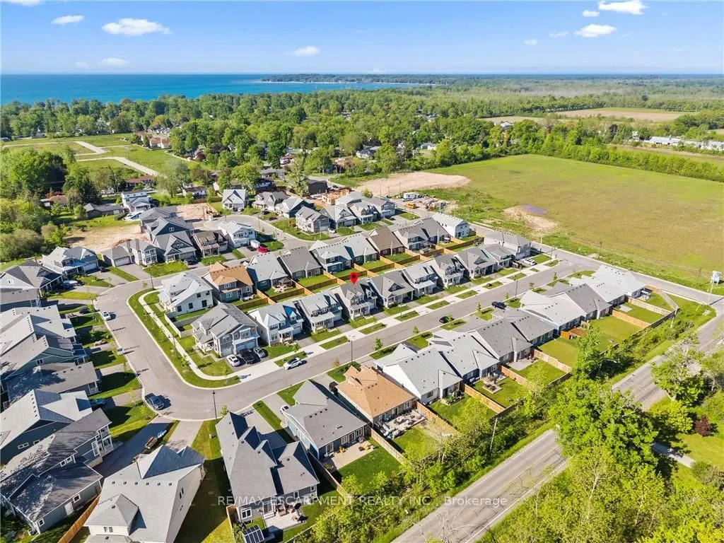 26 BEACHWALK Crescent