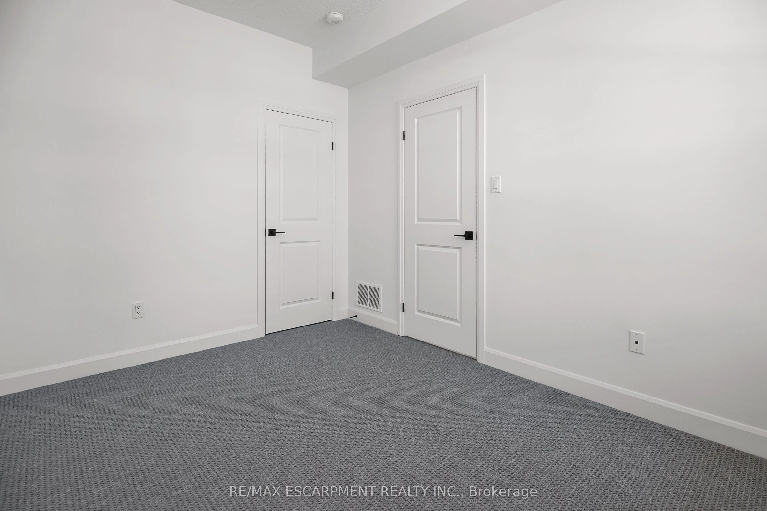 26 BEACHWALK Crescent