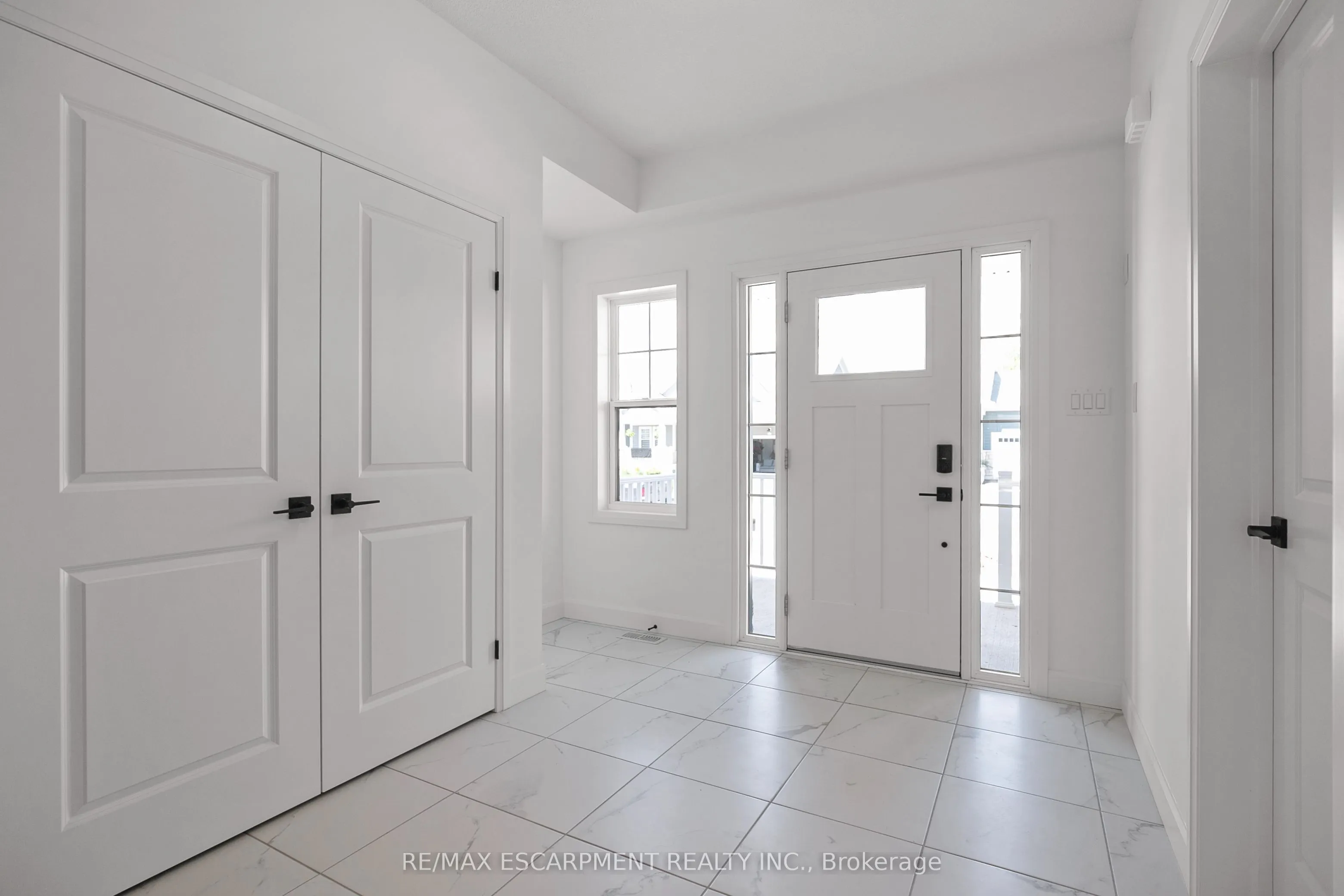 26 BEACHWALK Crescent