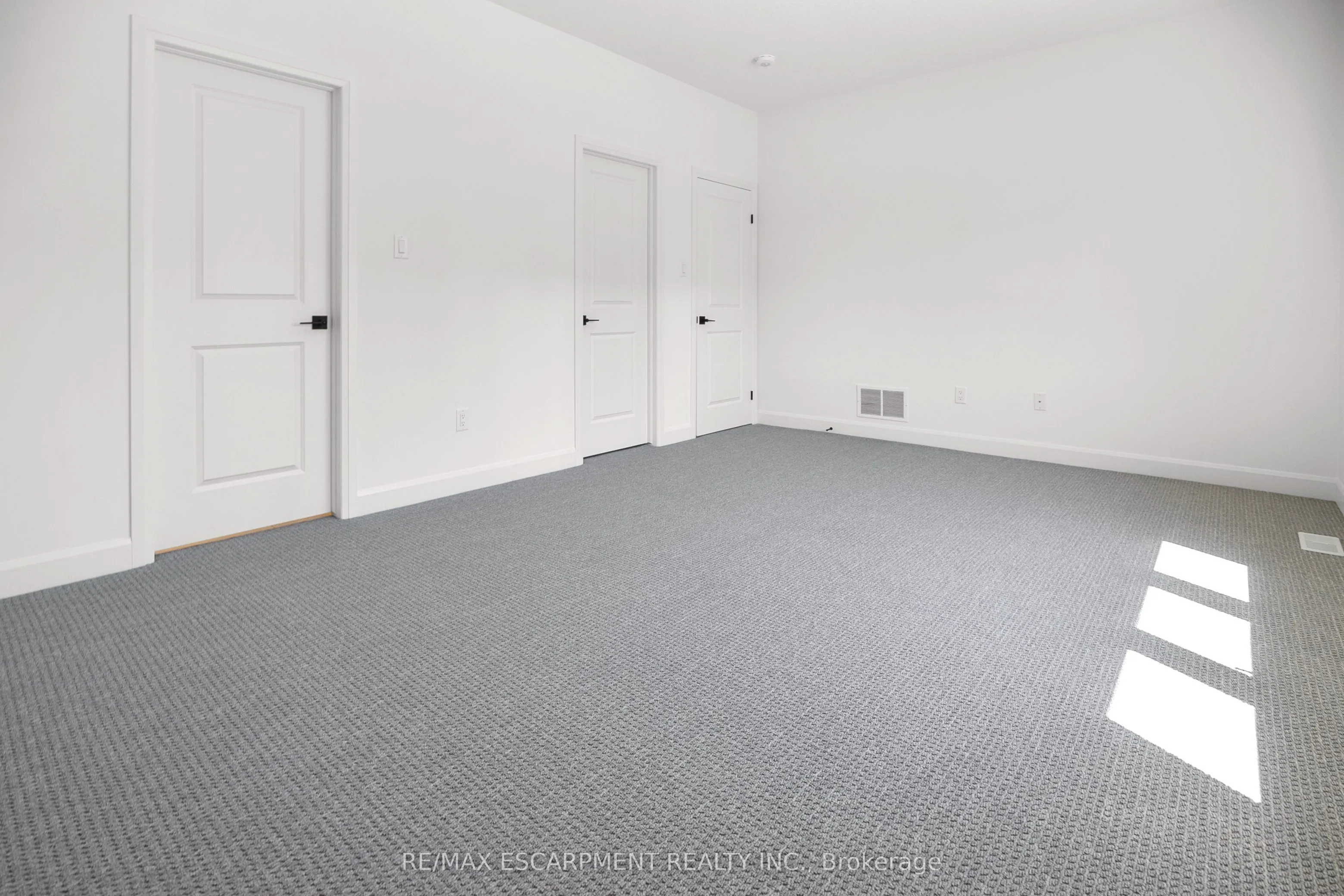26 BEACHWALK Crescent