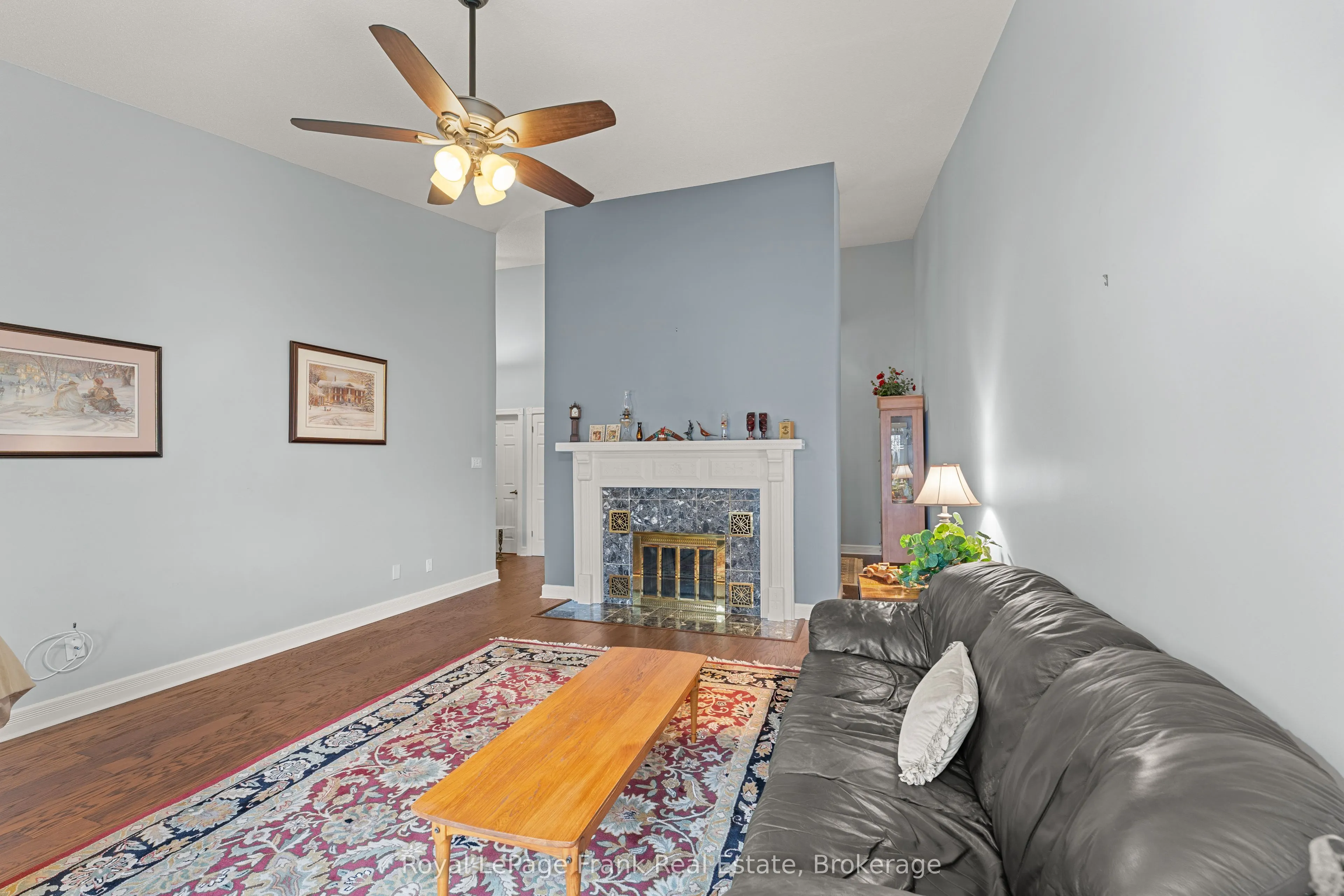 1 Sherwood Street #403