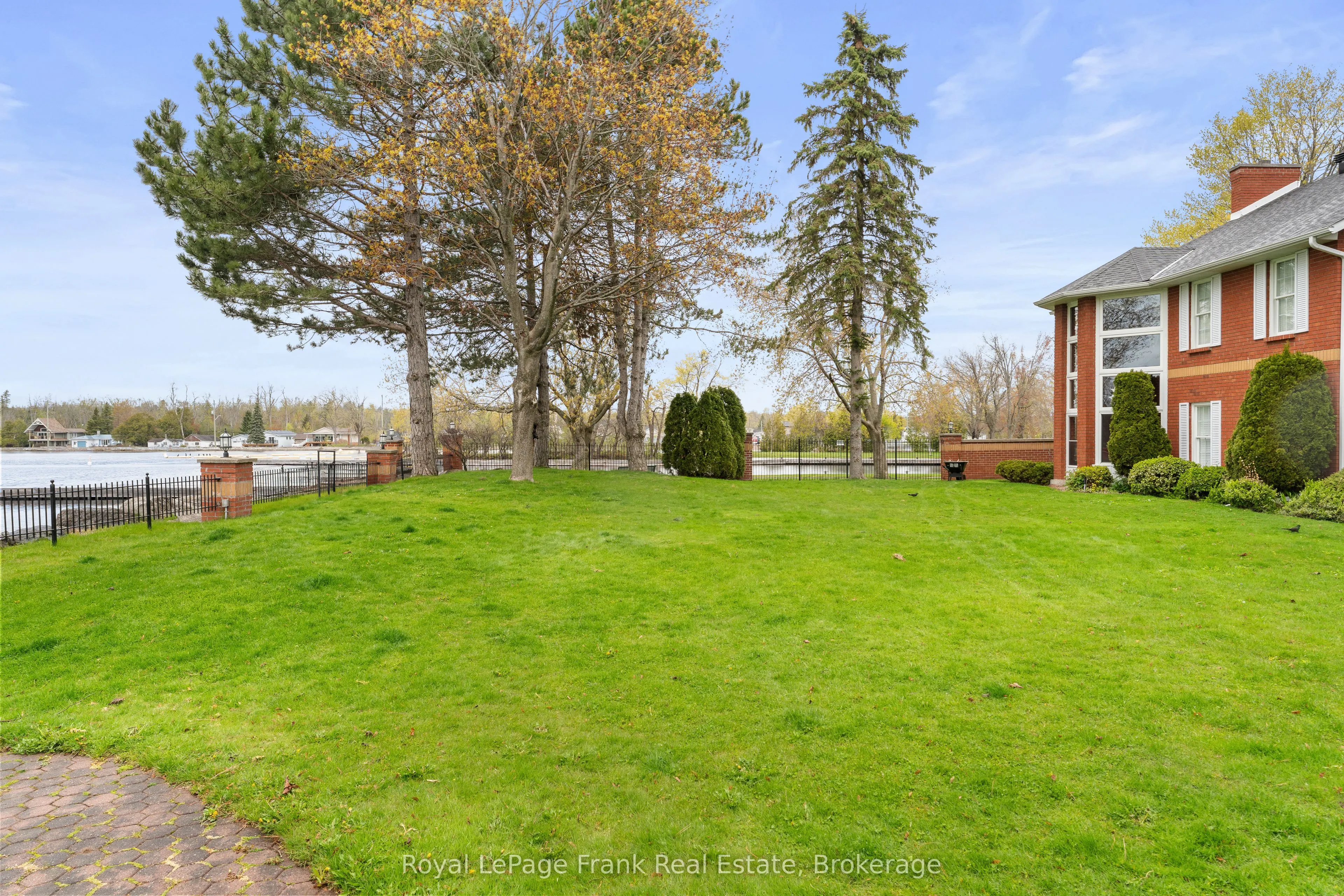 1 Sherwood Street #403