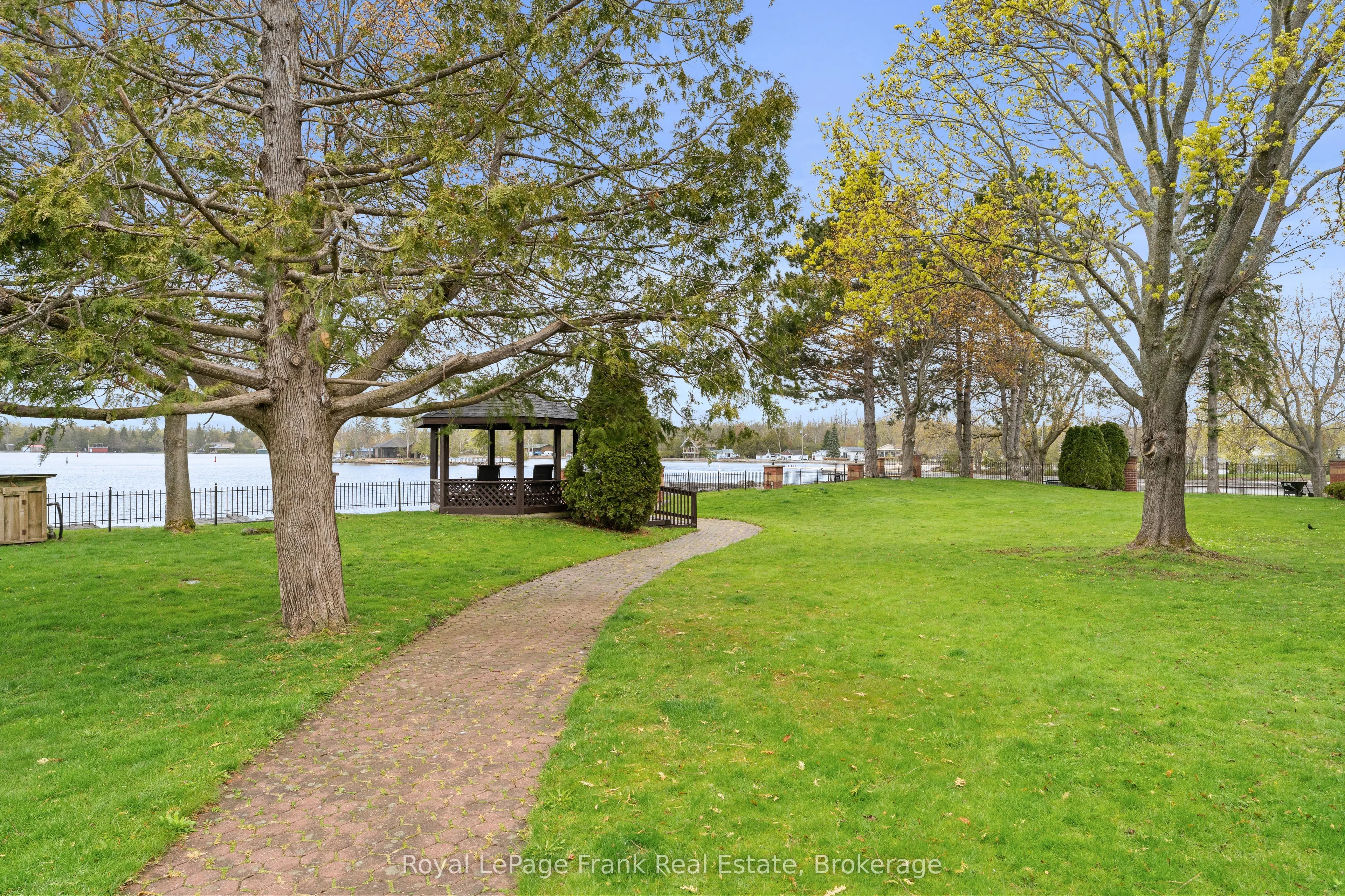 1 Sherwood Street #403