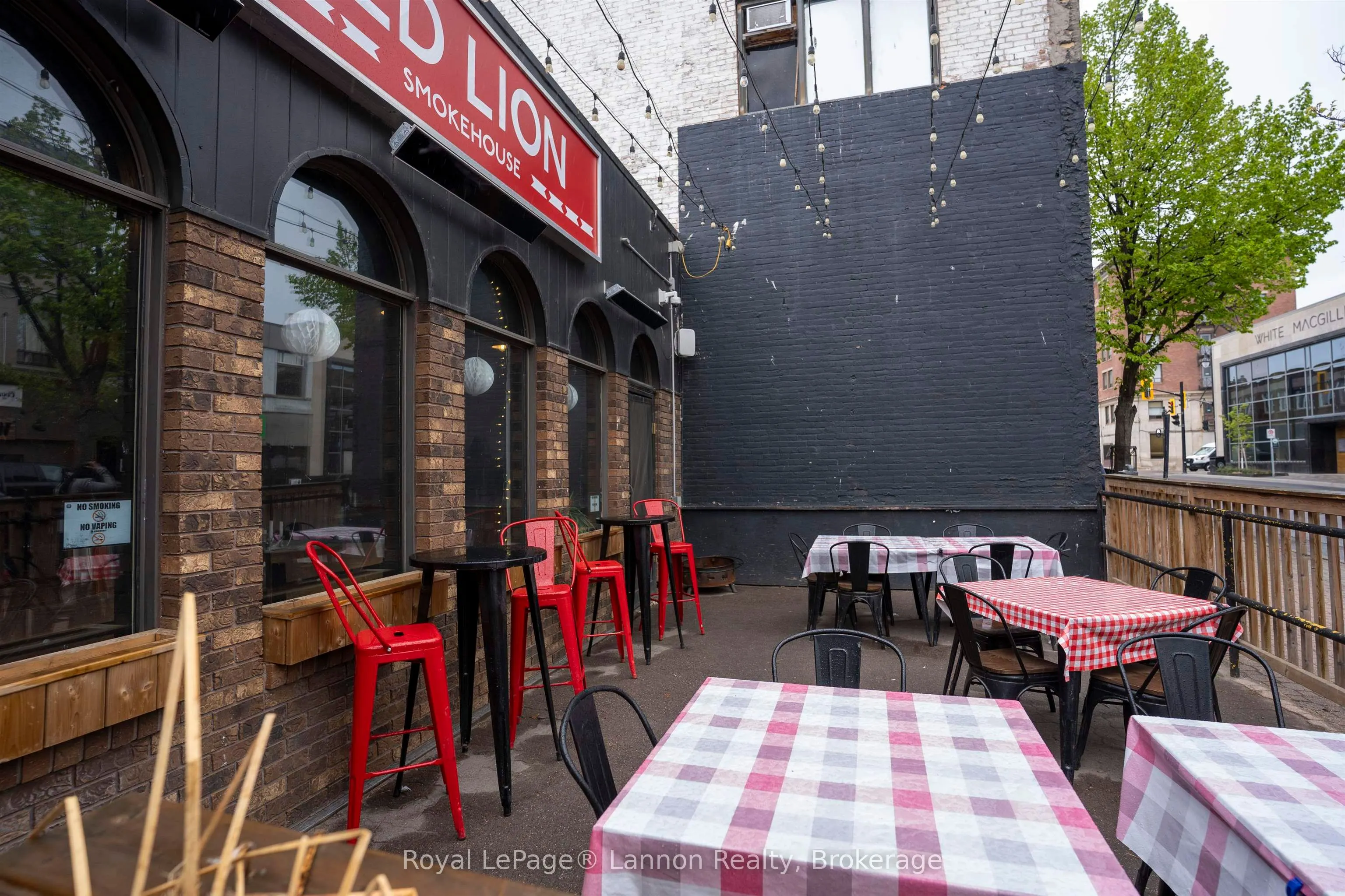 16 Cumberland Street S