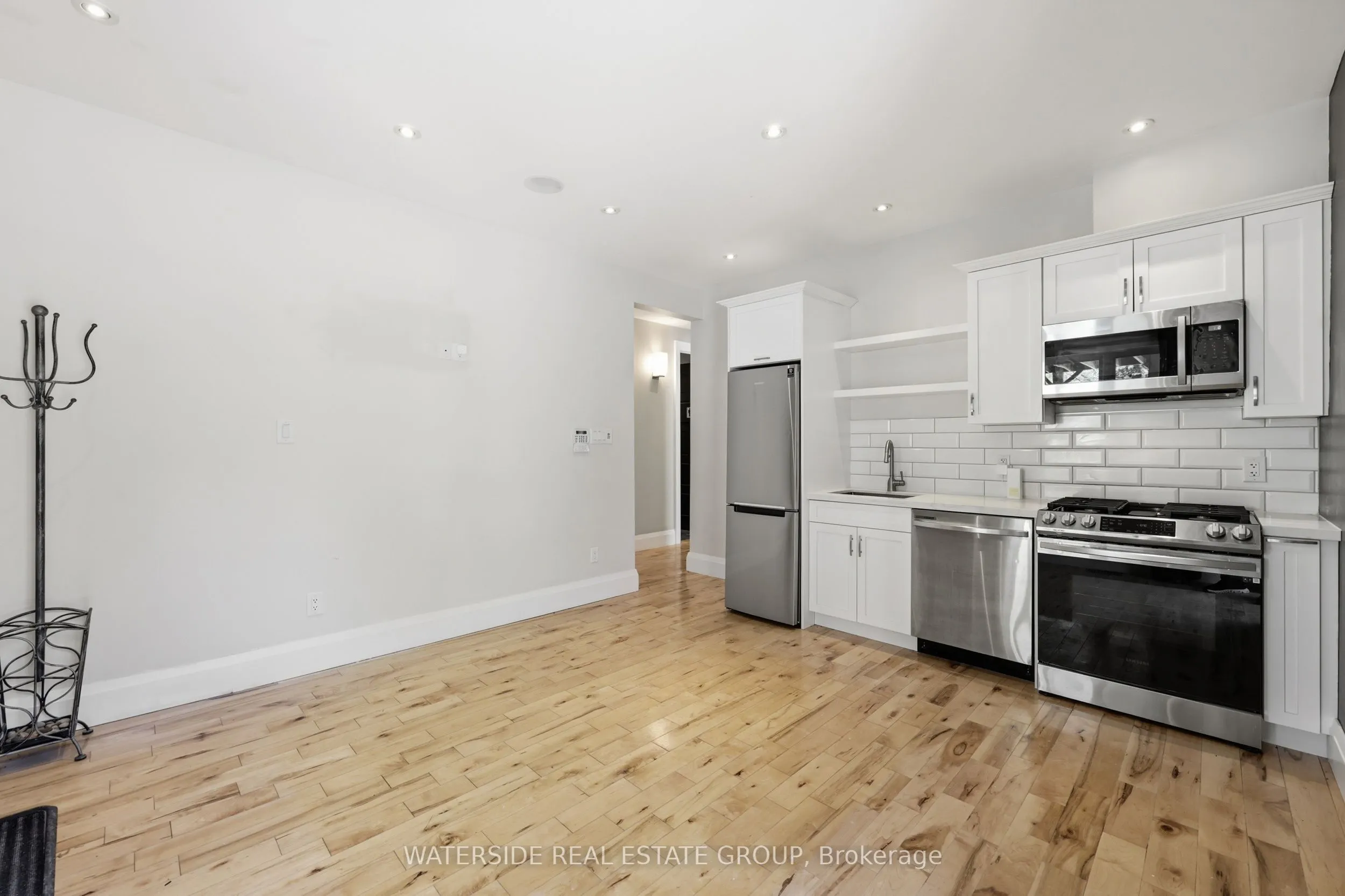 58 King Street W