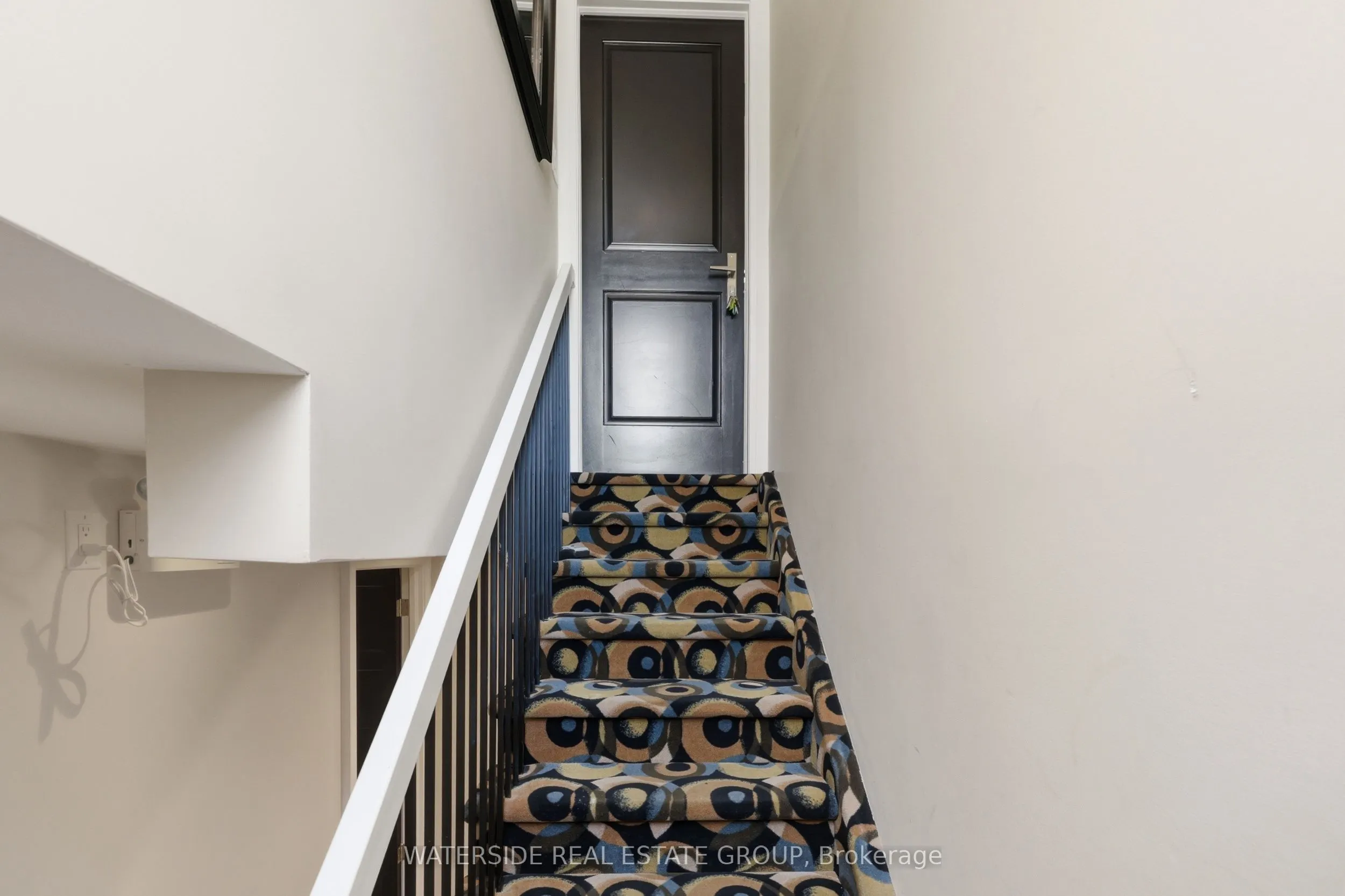 58 King Street W