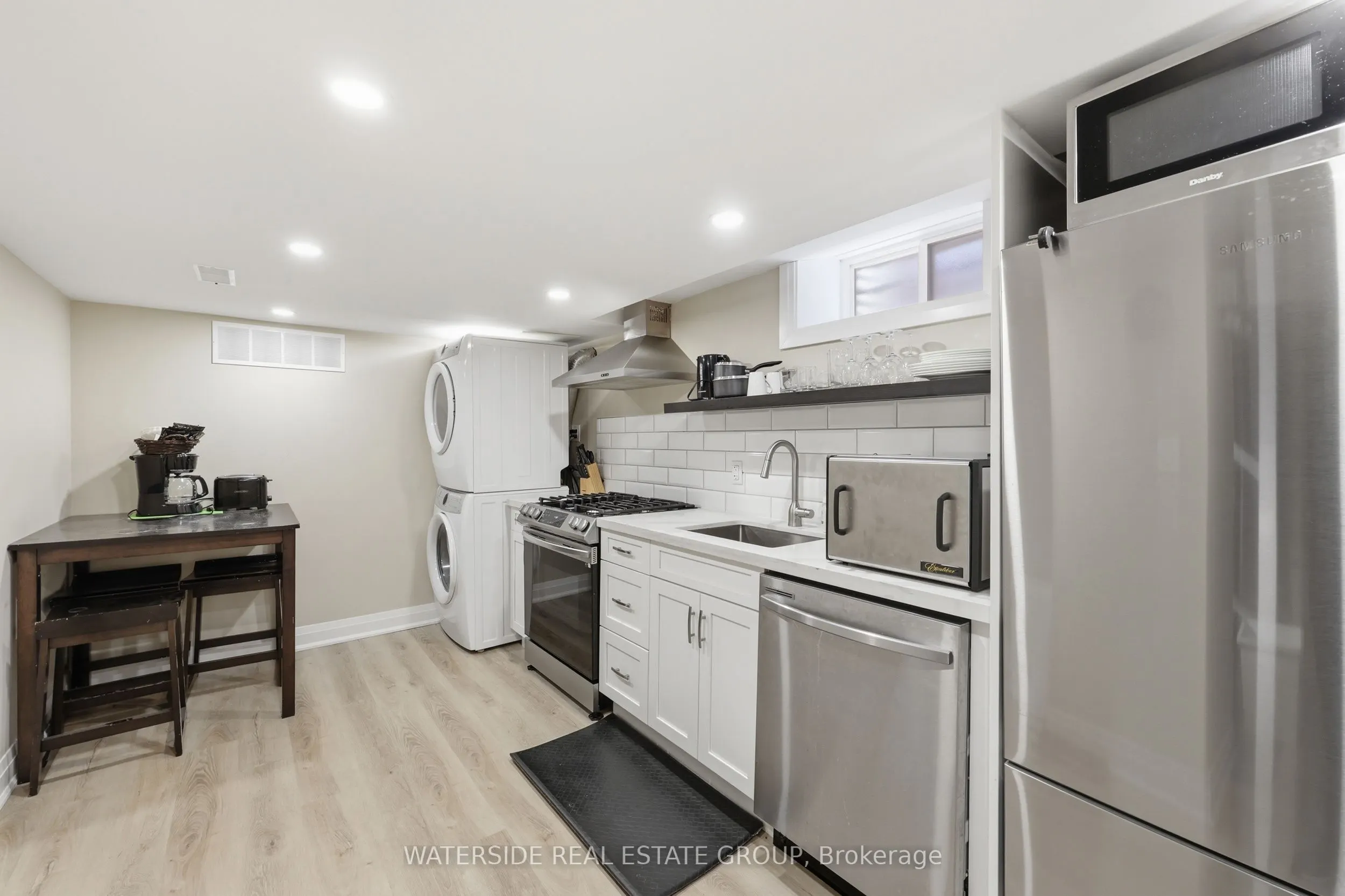 58 King Street W